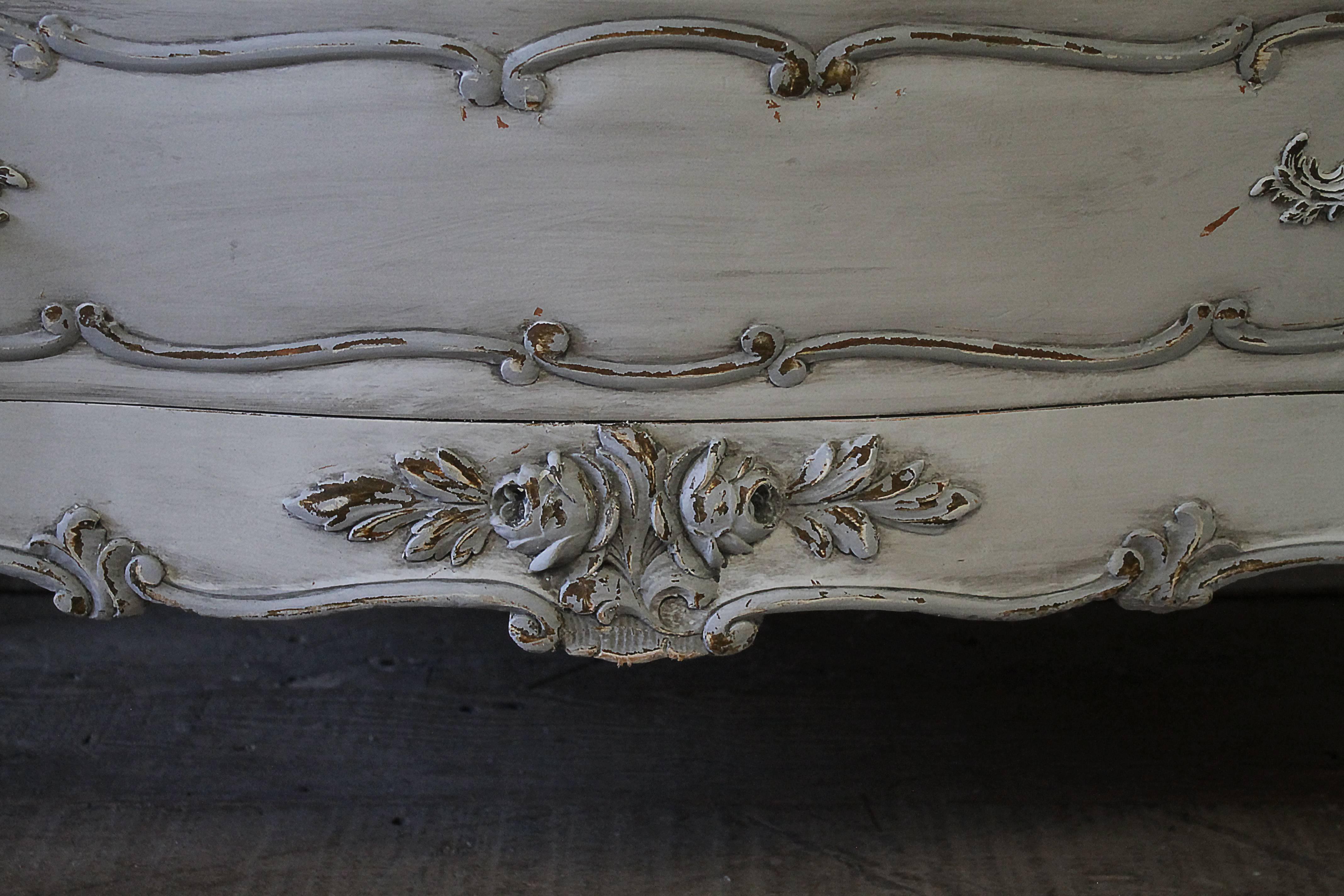 20th Century Painted and Carved Roses Three-Drawer Commode In Good Condition In Brea, CA