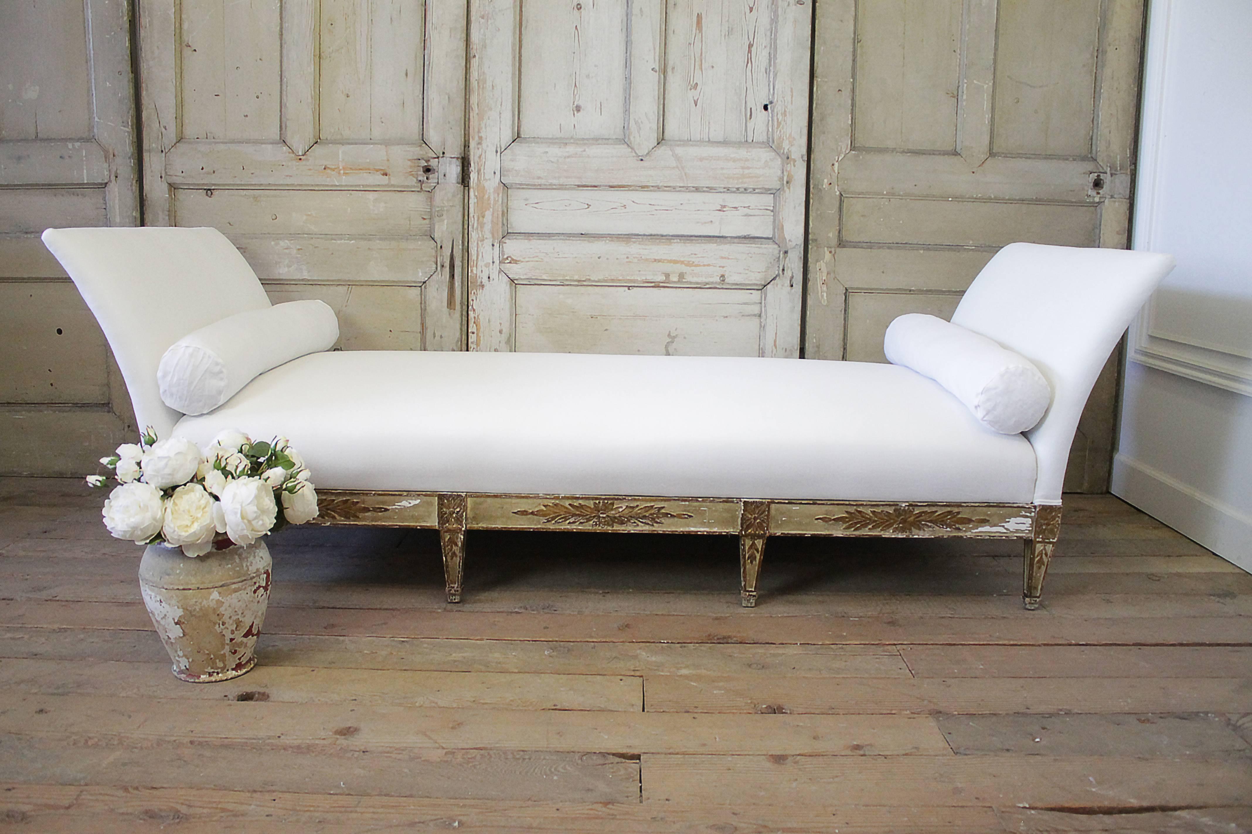 linen daybed