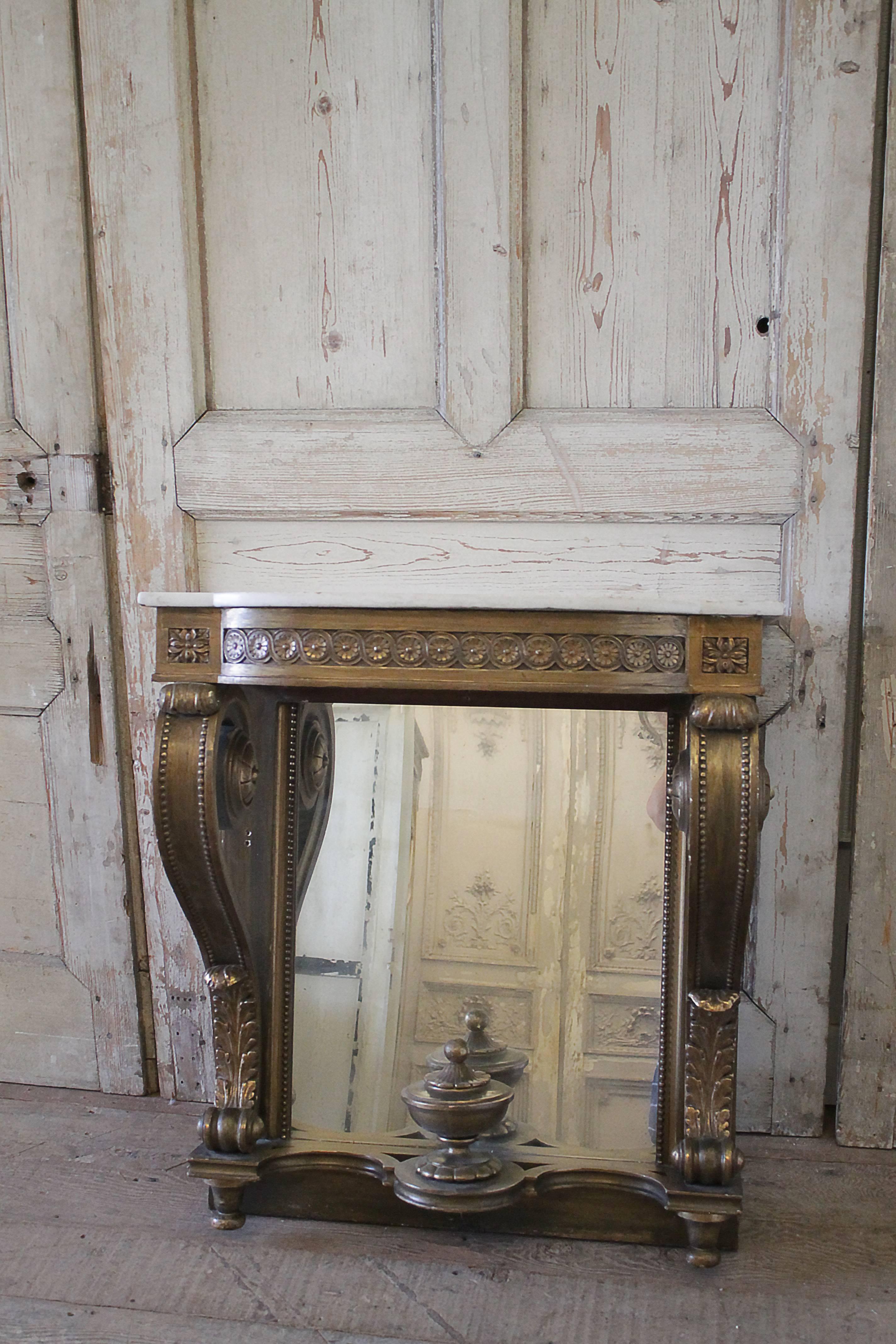 20th Century Giltwood Console with Mirror Back and White Marble Top (Spiegel)