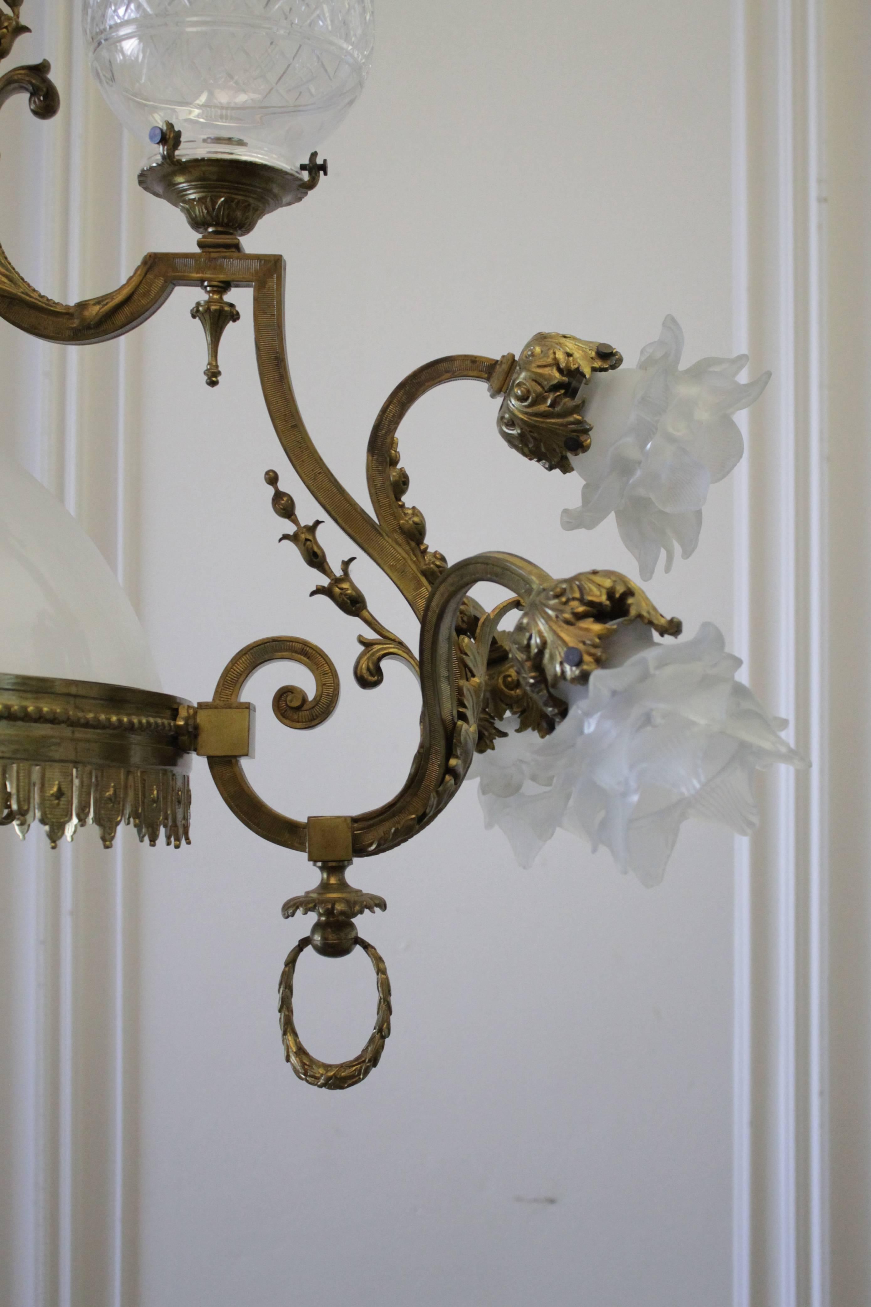 French Belle Epoque 19th-20th Century Neoclassical Style Gilt-Bronze Chandelier In Good Condition In Brea, CA