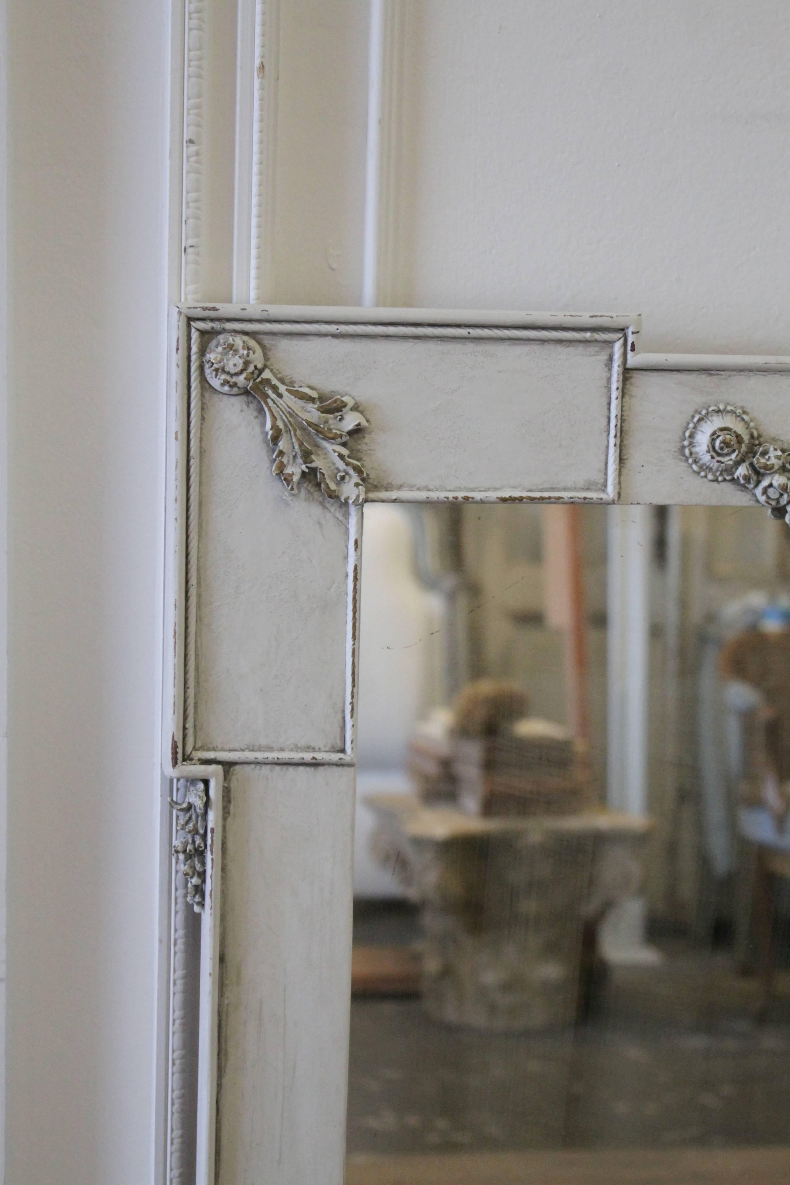 Neoclassical Painted French Mirror In Good Condition In Brea, CA