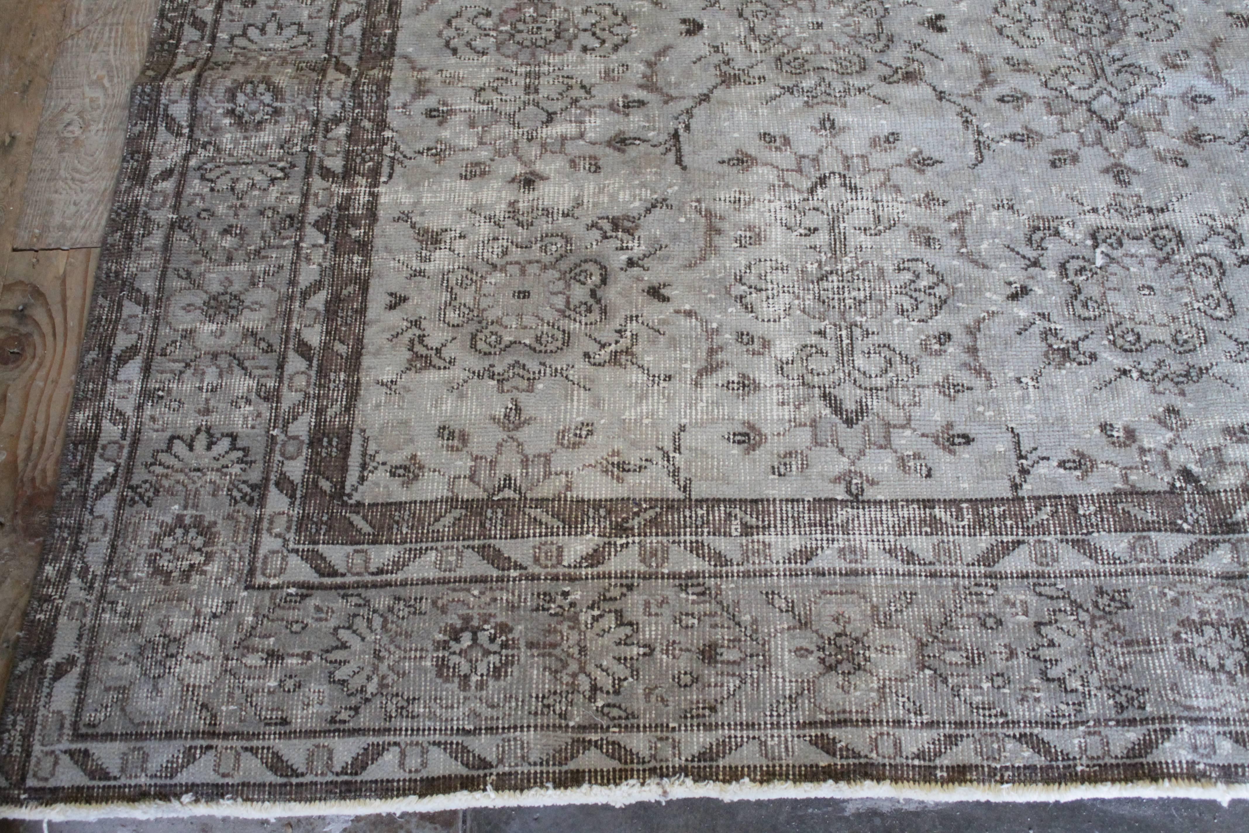 Handgeknüpfter türkischer Teppich, Vintage im Angebot 3