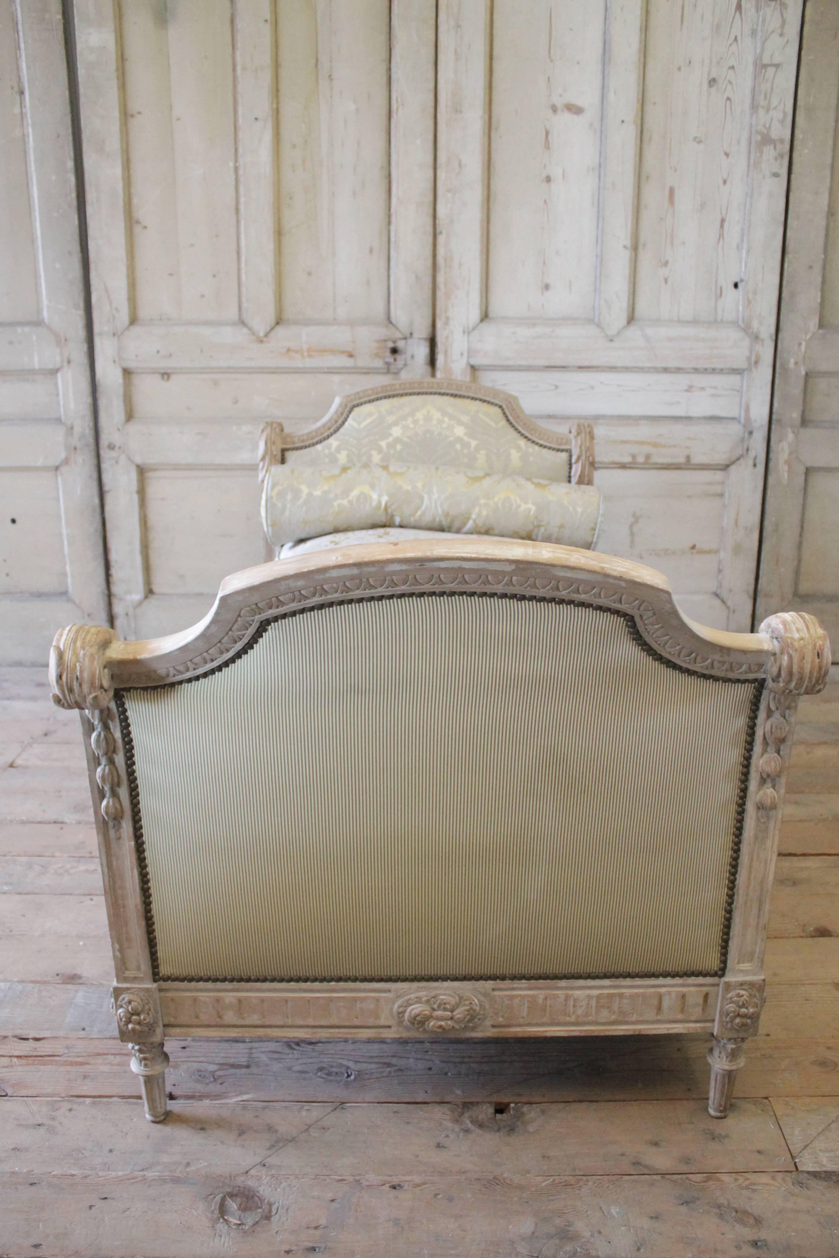 Late 19th Century French Carved Pickled Louis XVI Style Upholstered Daybed 2