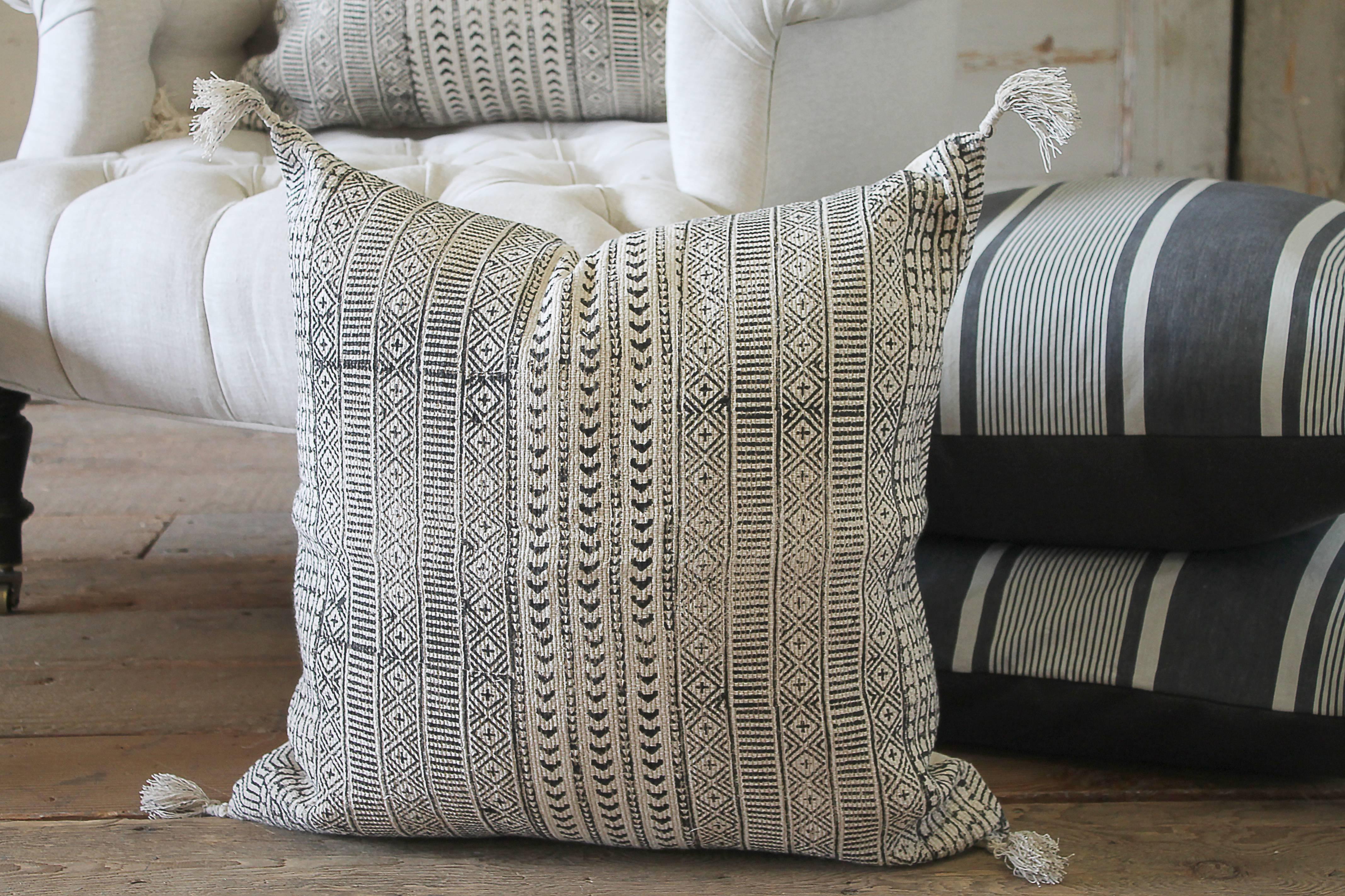 New Hand Blocked Printed Pillows with Tassels In New Condition In Brea, CA