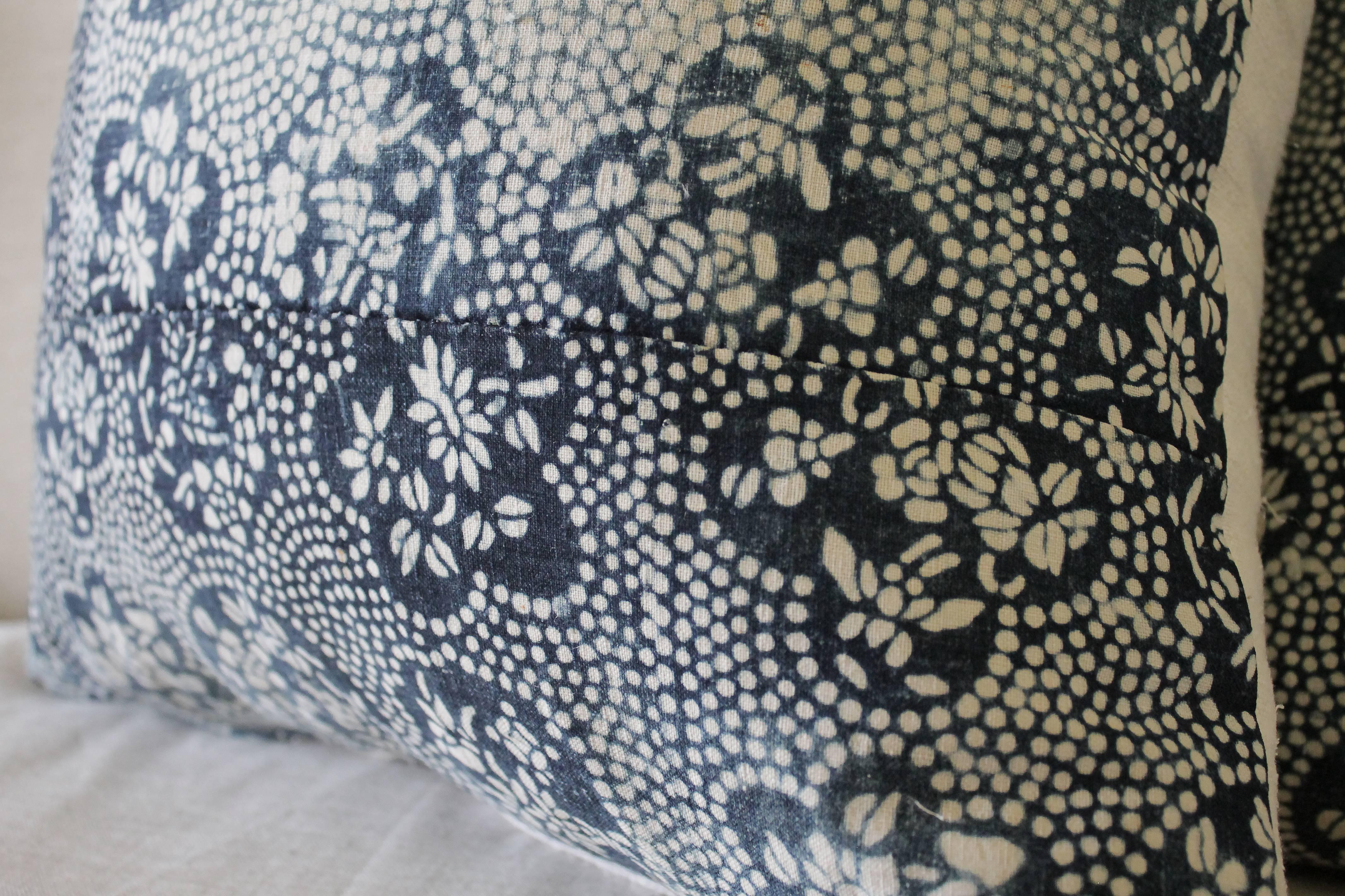 Vintage Japanese Blue Indigo Block Printed Pillows In Good Condition In Brea, CA