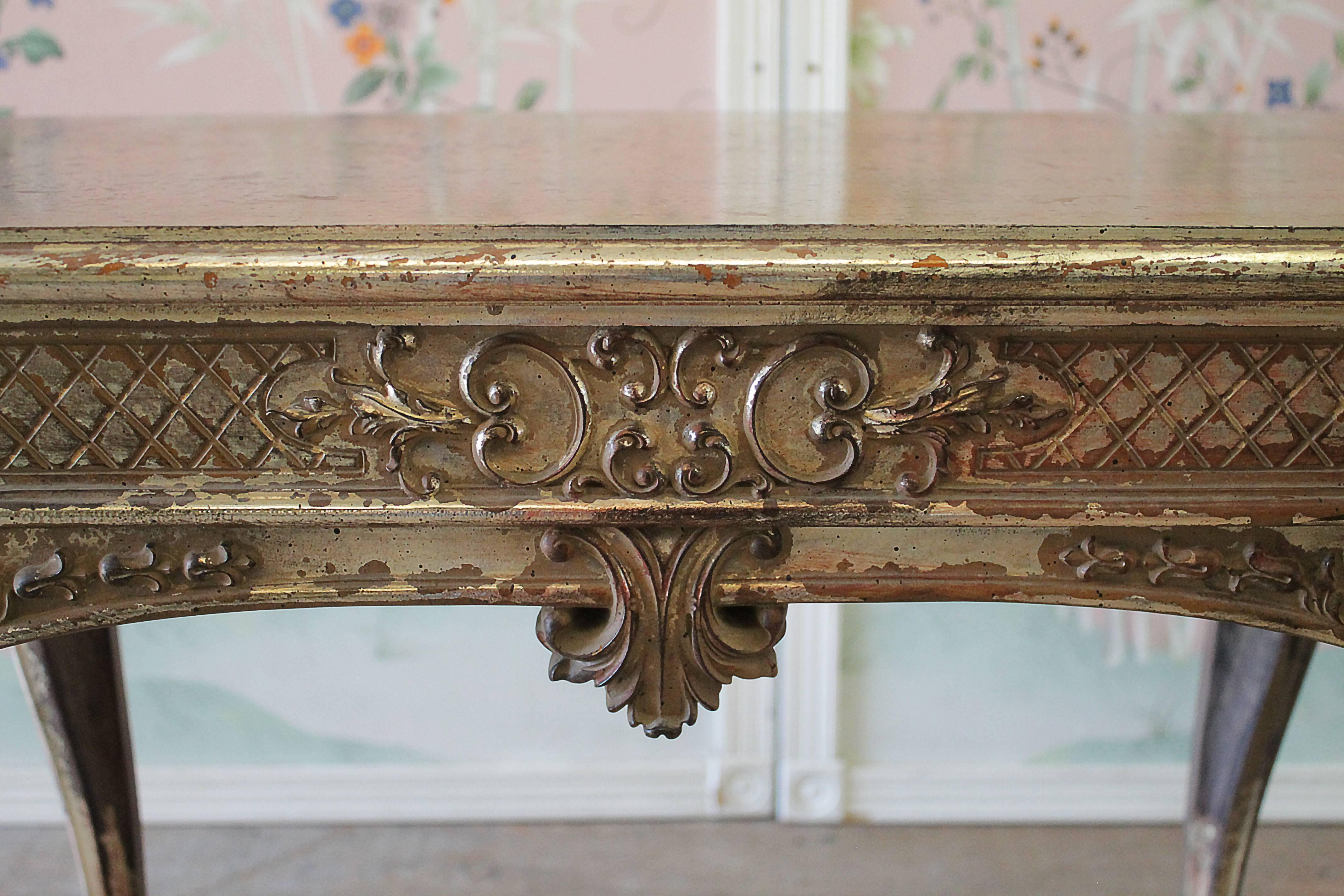 Early 20th Century Louis XV Style Carved Giltwood Accent Table In Distressed Condition In Brea, CA