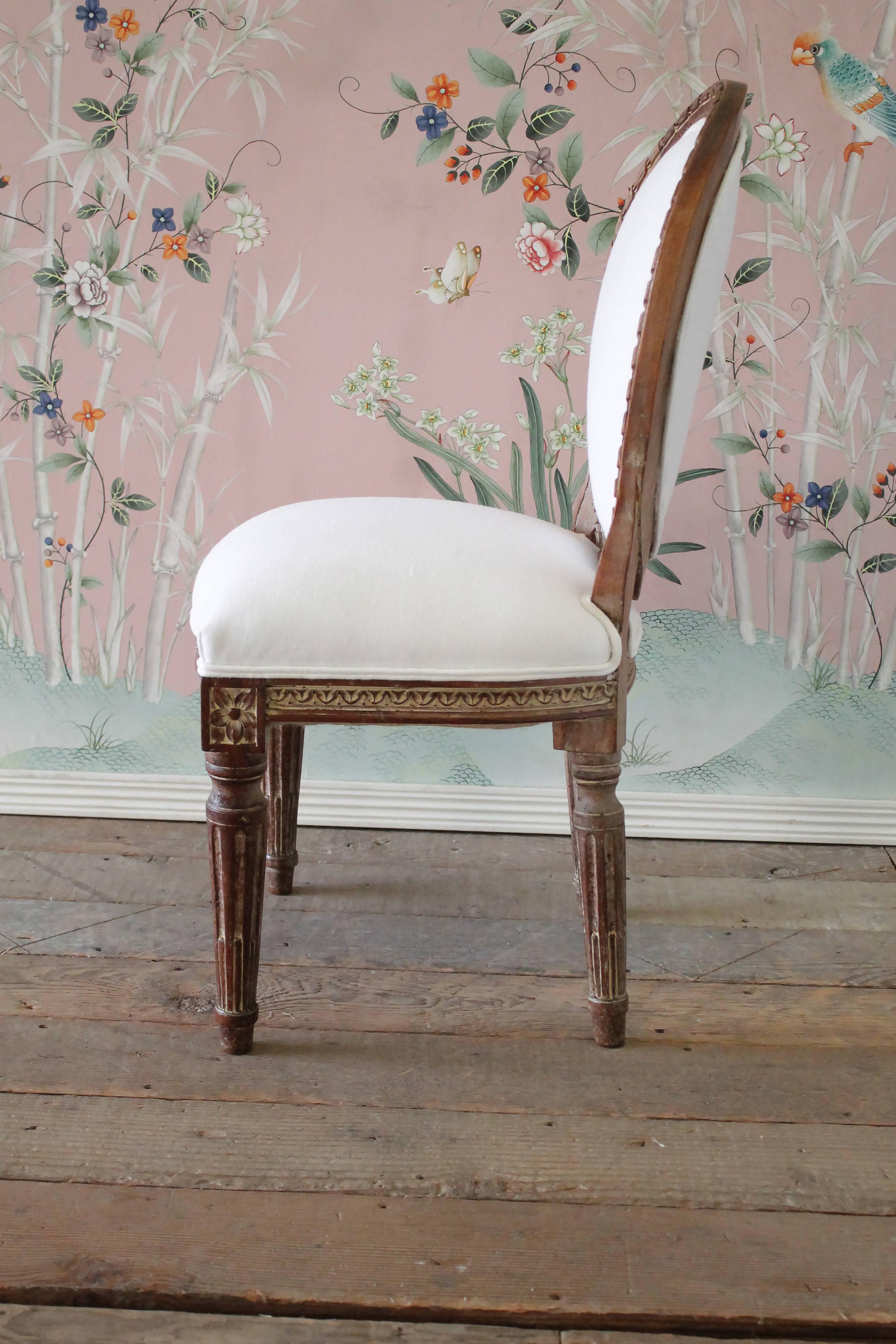 19th Century Antique Louis XVI Style Vanity Chair Upholstered in Belgian Linen In Good Condition In Brea, CA