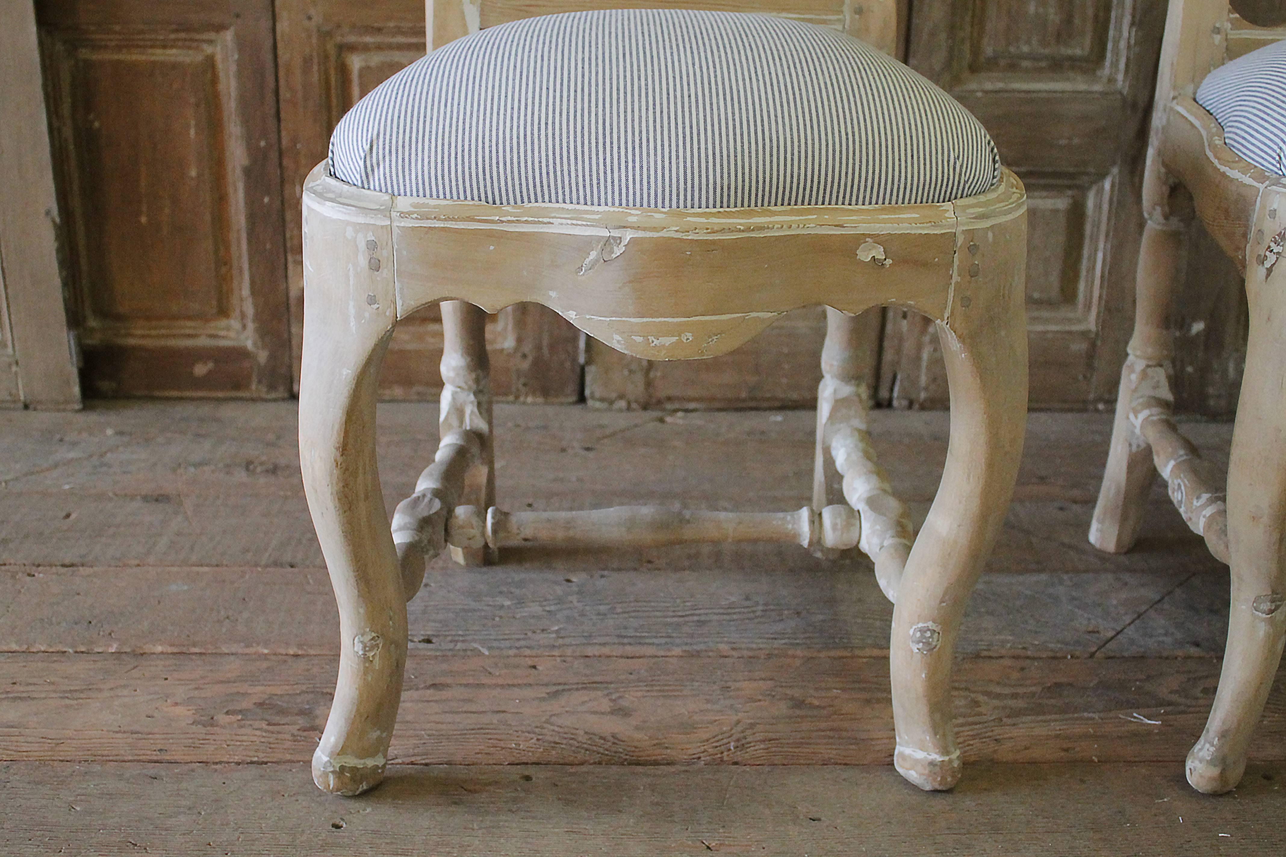 Pair of Late 18th Century Swedish Dining Room Chairs In Good Condition In Brea, CA