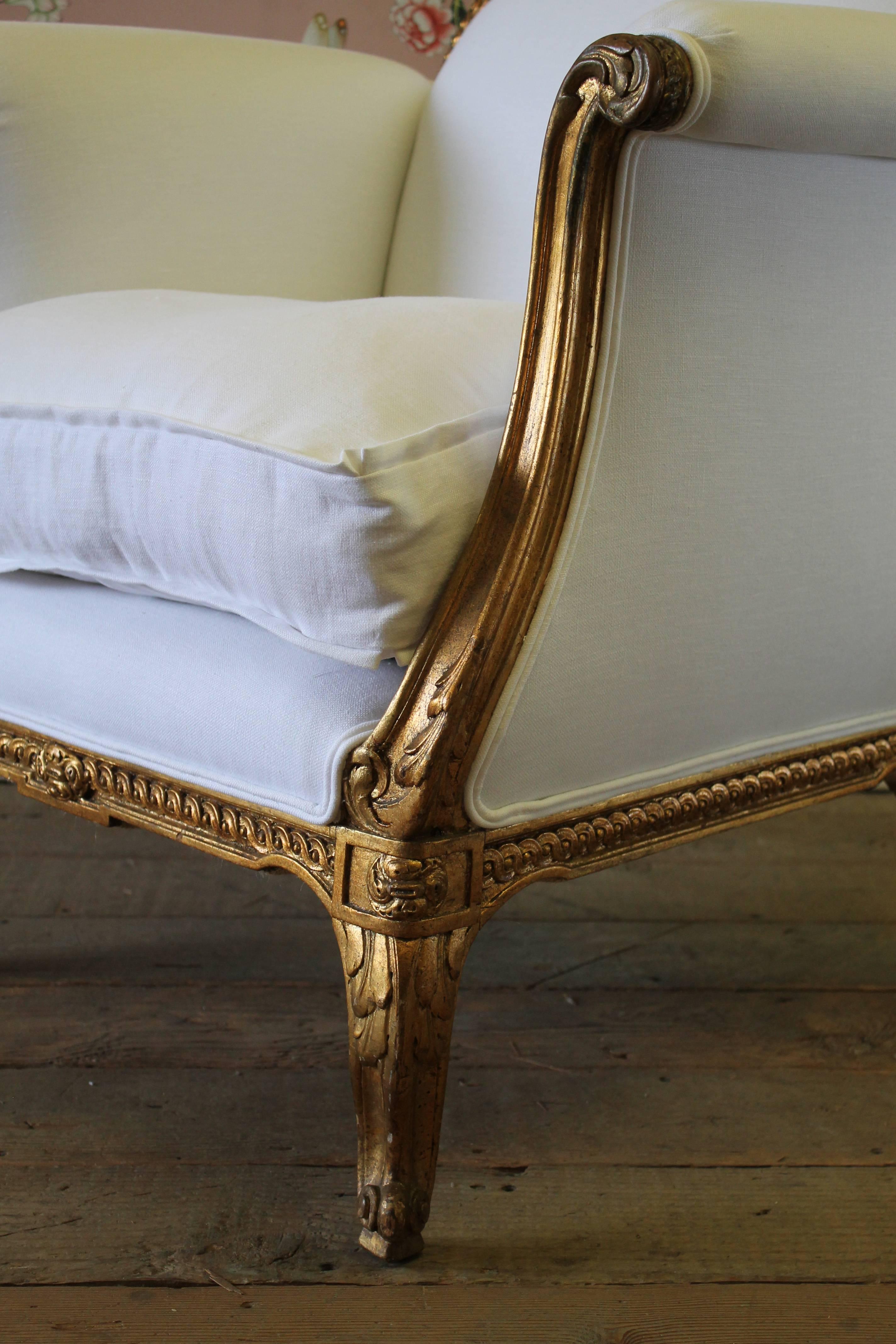 Antique French Louis XV Style Gilded Club Chair in White Belgian Linen In Good Condition In Brea, CA