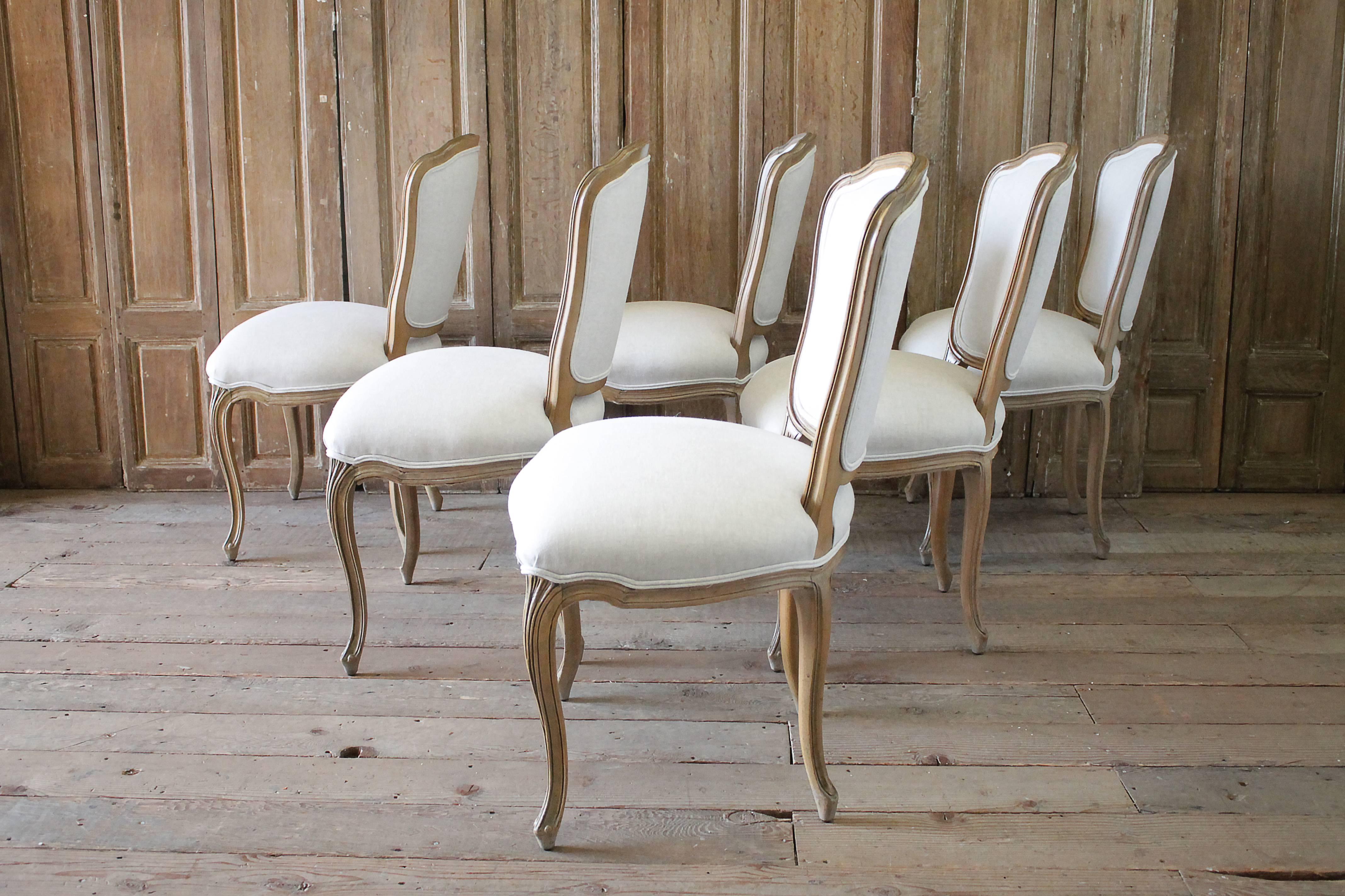 20th Century Set of Six Wood Louis XV Style Dining Chairs in Natural Belgian Linen