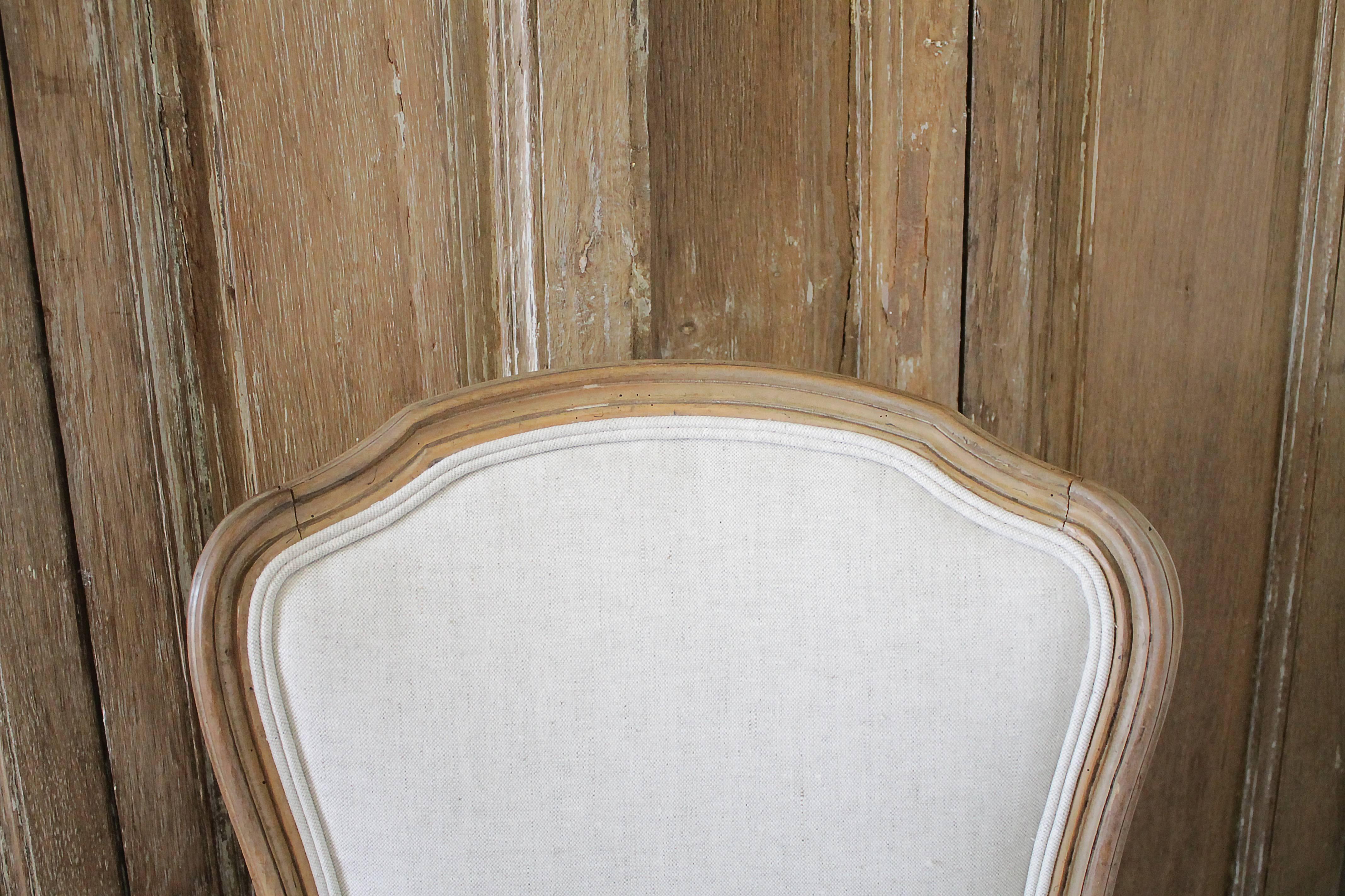 Set of Six Wood Louis XV Style Dining Chairs in Natural Belgian Linen In Good Condition In Brea, CA