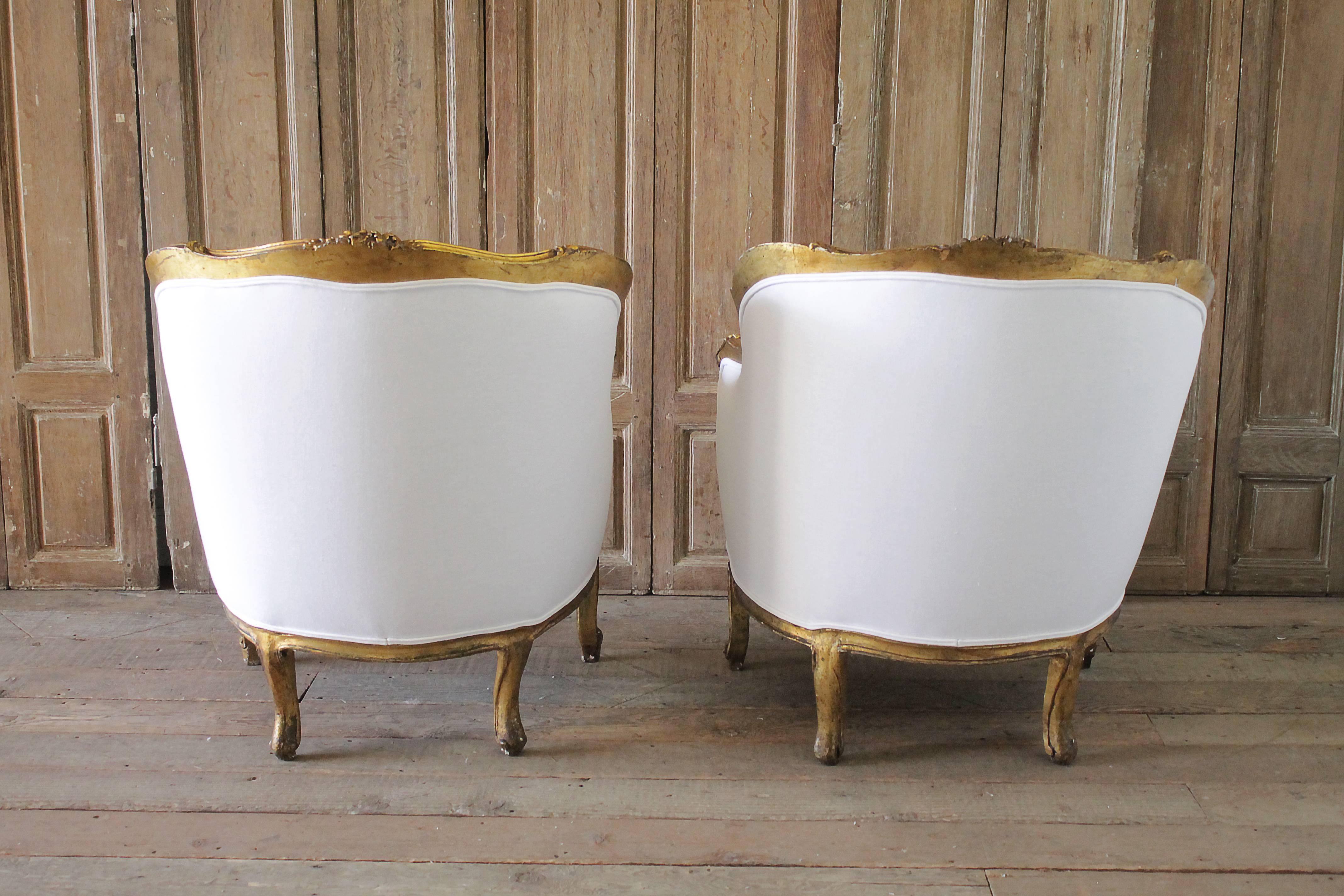 20th Century Giltwood Carved Bergere Chairs in White Belgian Linen 2