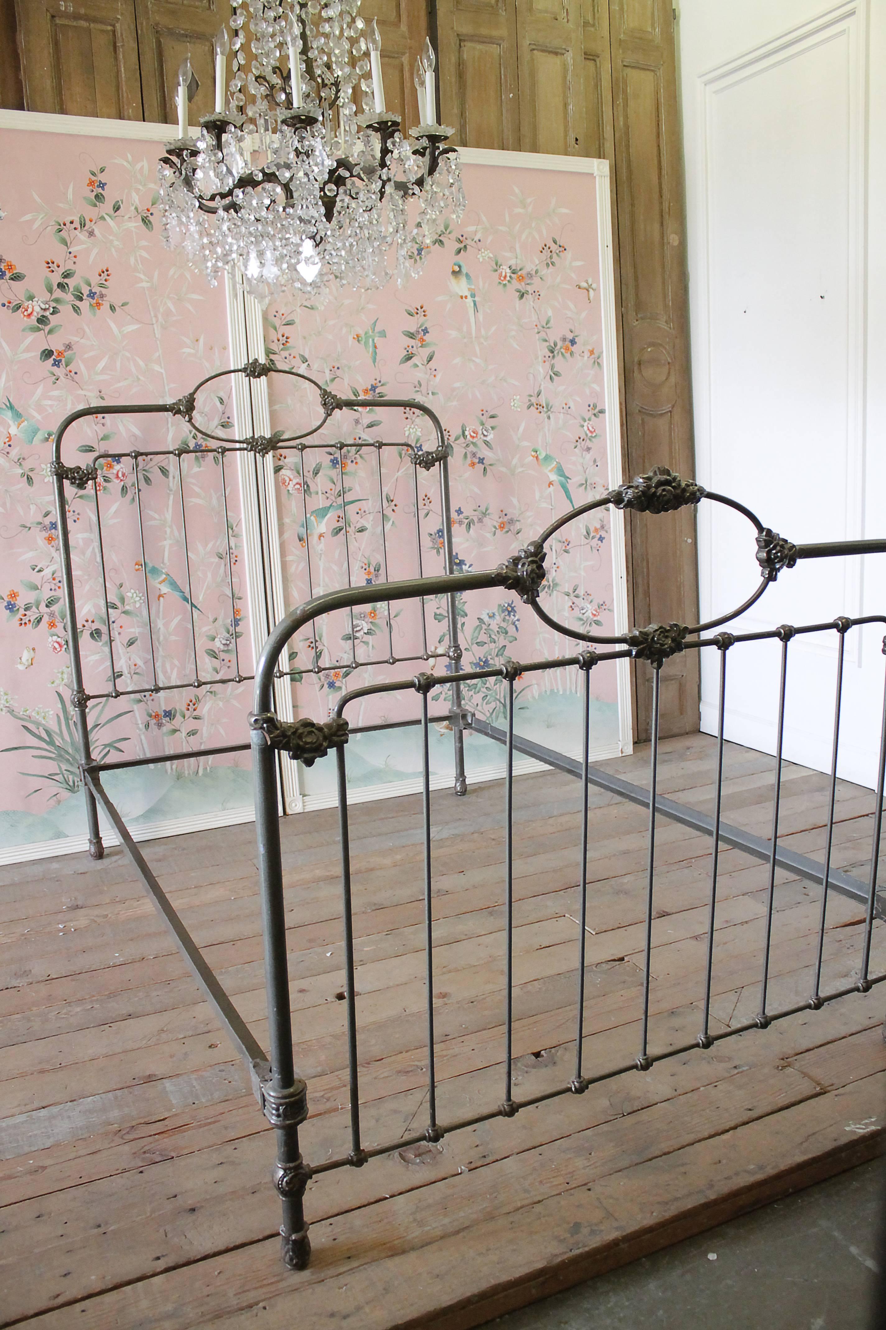 Antique Wrought Iron Bed with Roses Full or Queen Size In Good Condition In Brea, CA