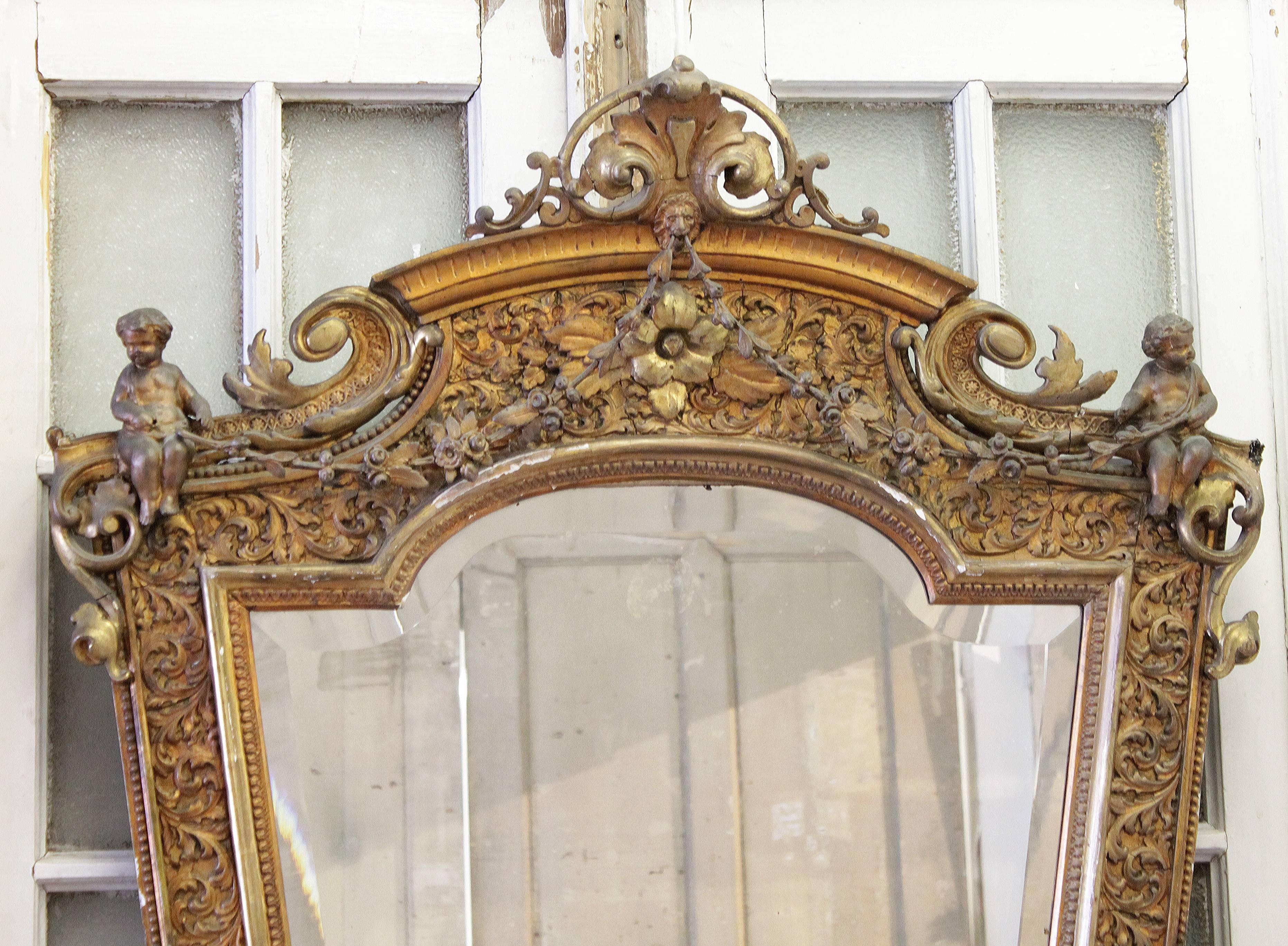 Louis XV Rare paire de miroirs chérubins en bois doré du 19ème siècle français en vente