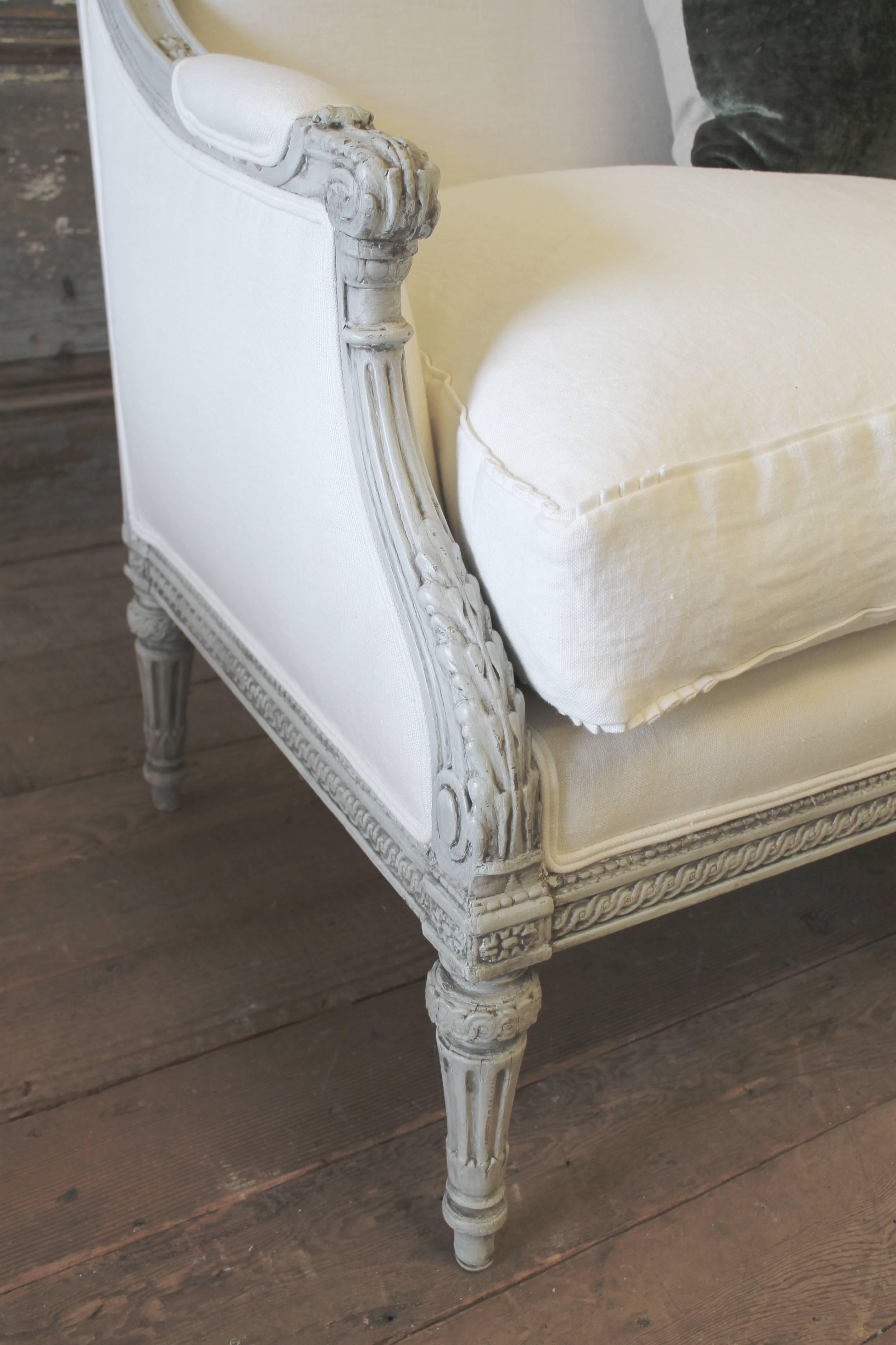 Painted Louis XVI Style French Country Sofa Settee in White Linen In Excellent Condition In Brea, CA