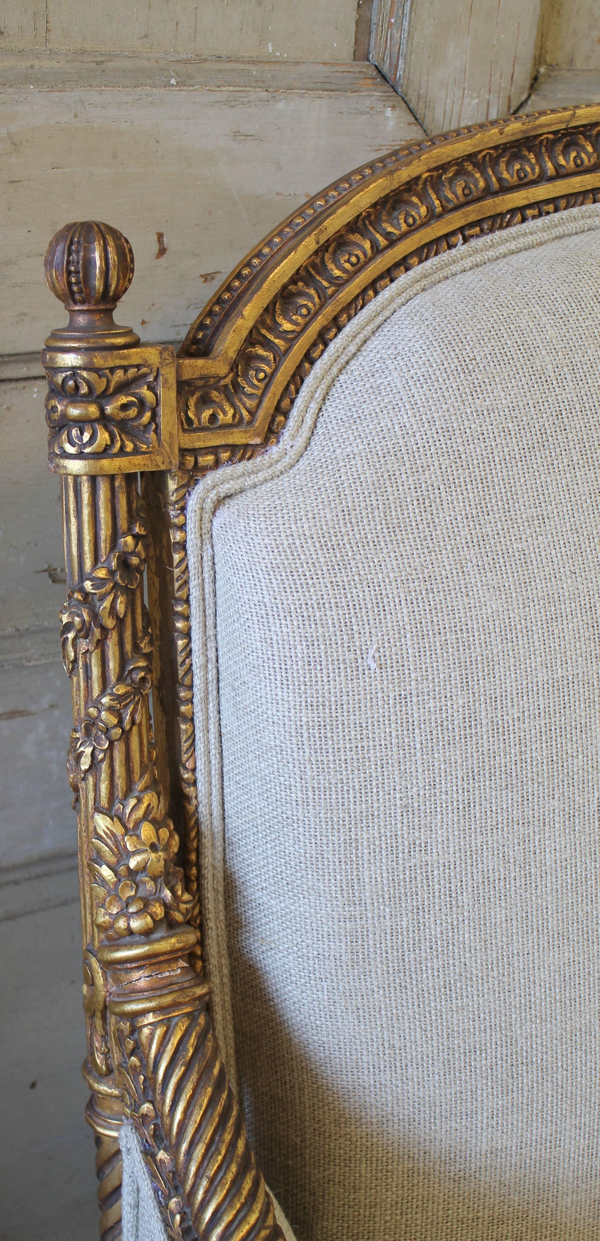 Louis XVI Style Giltwood French Sofa Settee in Irish Linen In Good Condition In Brea, CA