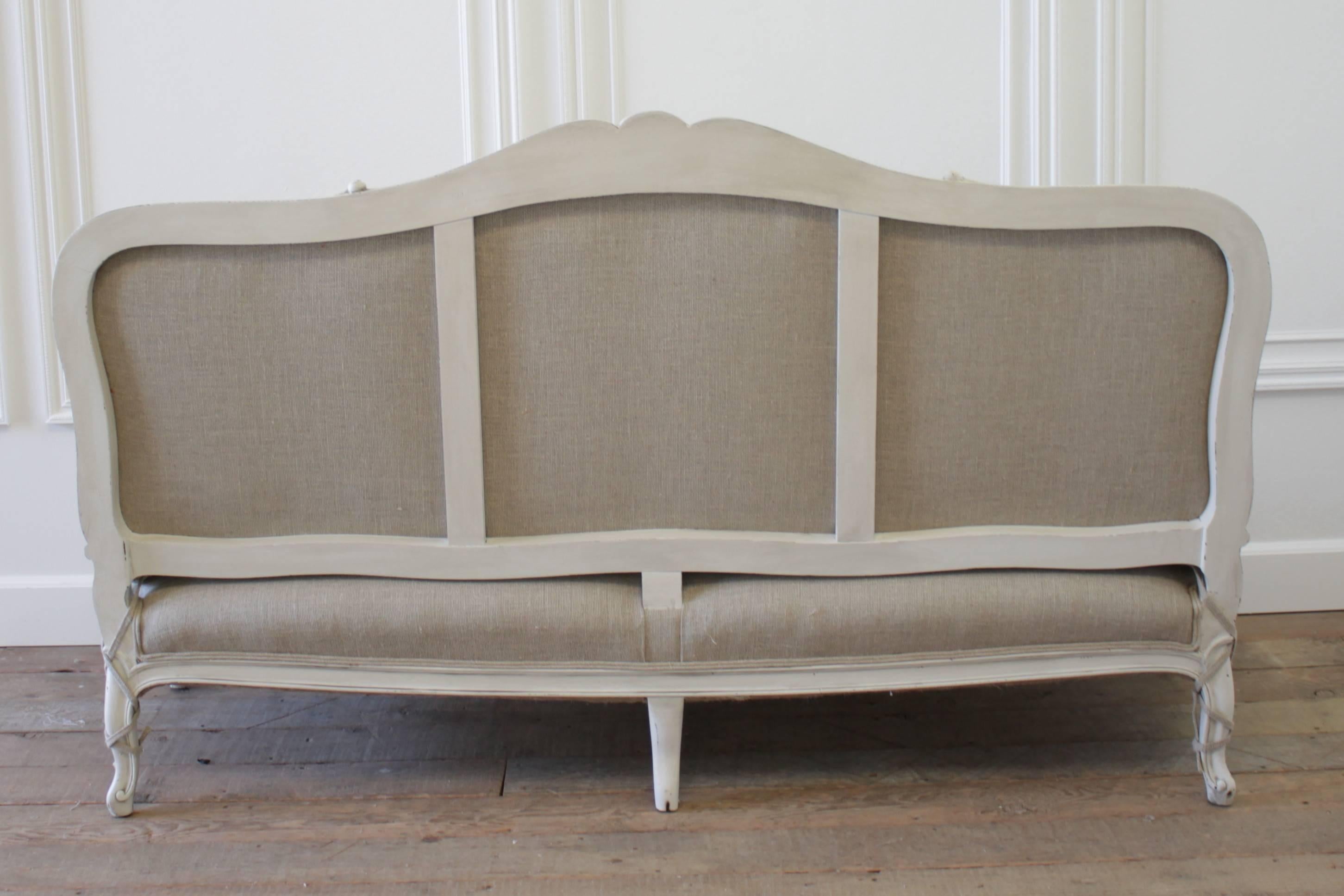 Antique Painted French Country Louis XV Style Sofa Settee in Irish Linen In Good Condition In Brea, CA