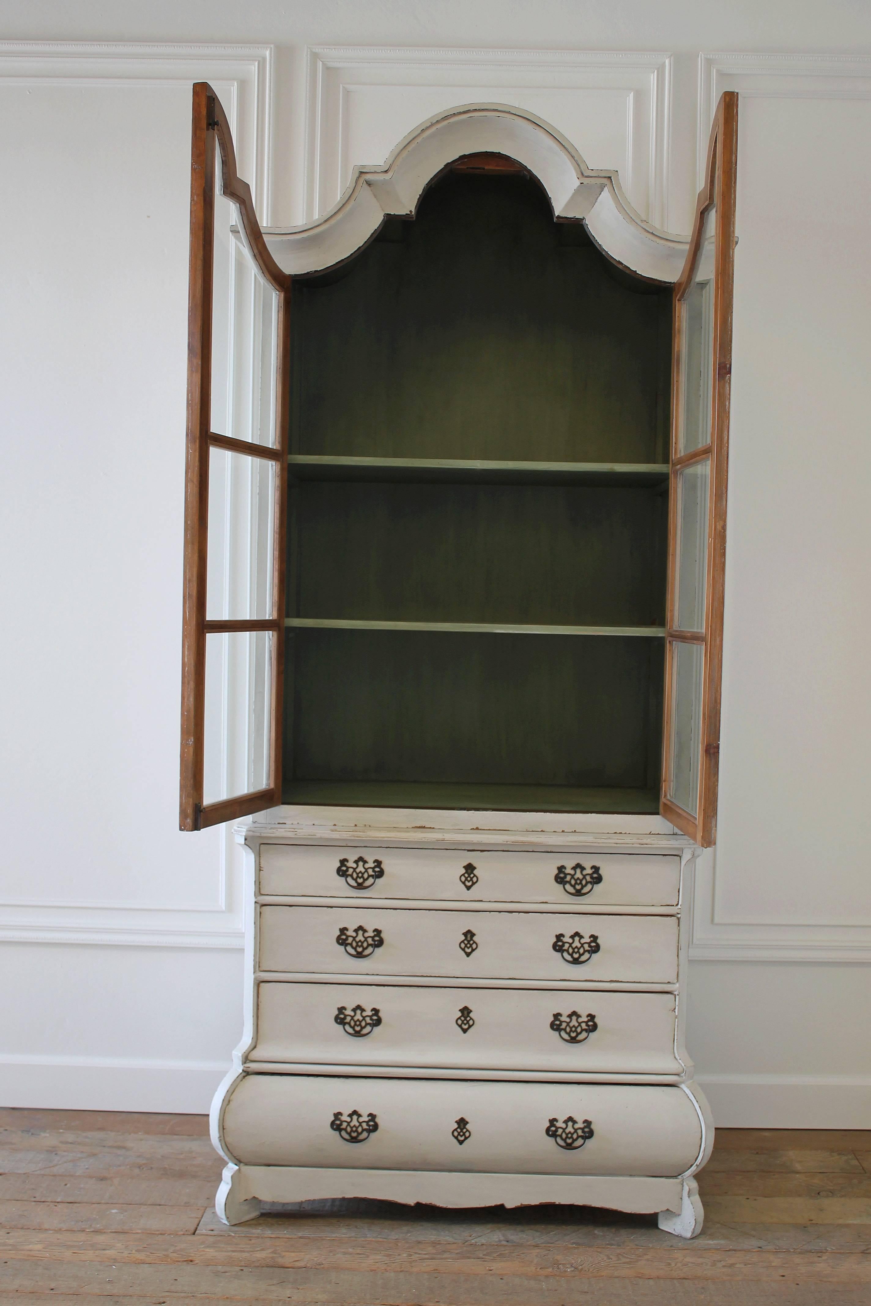 Vintage Italian Style Painted Pine Display Cupboard with Commode Bottom In Good Condition In Brea, CA