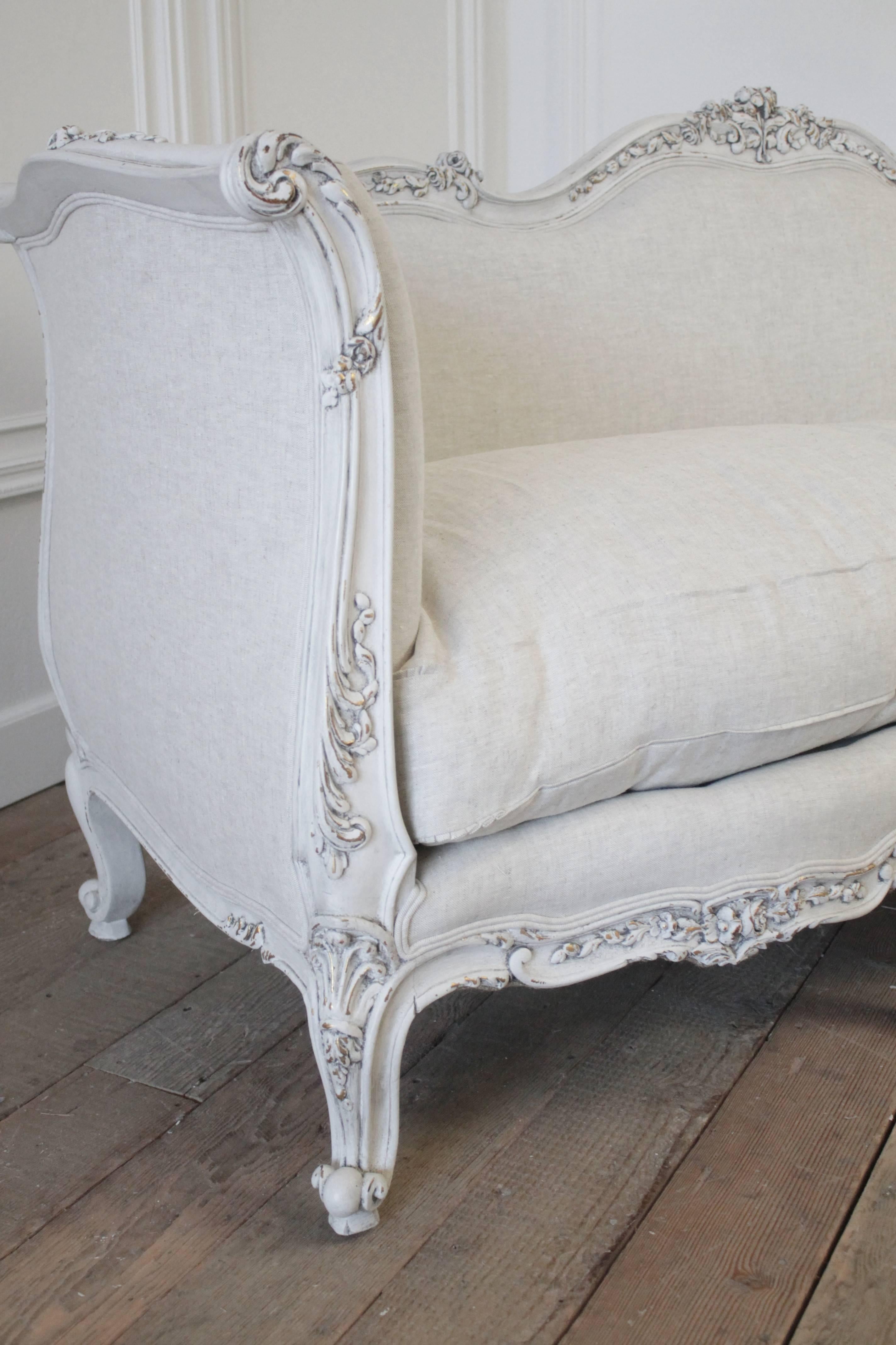 Unknown Vintage French Louis XV Style Daybed Sofa in Natural Beligan Linen