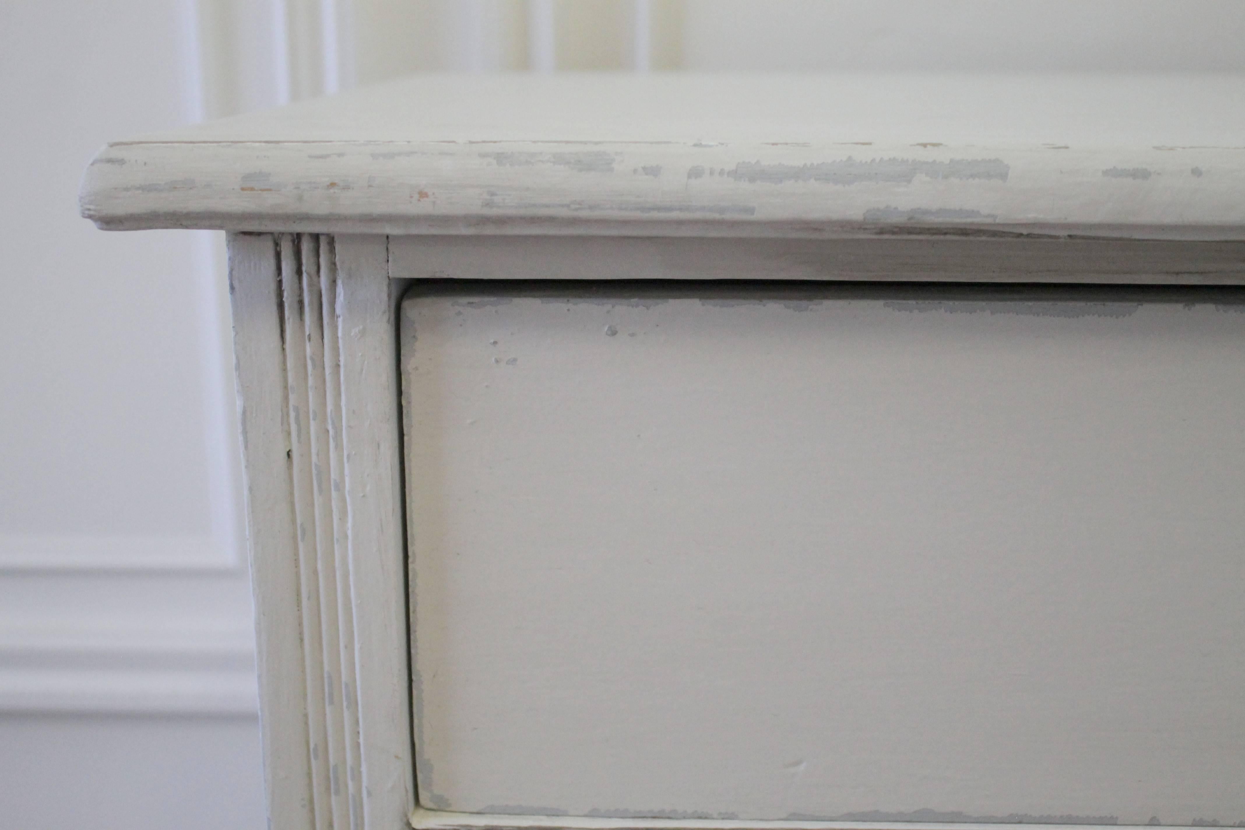 Antique Painted Swedish Gustavian Commode Dresser In Good Condition In Brea, CA