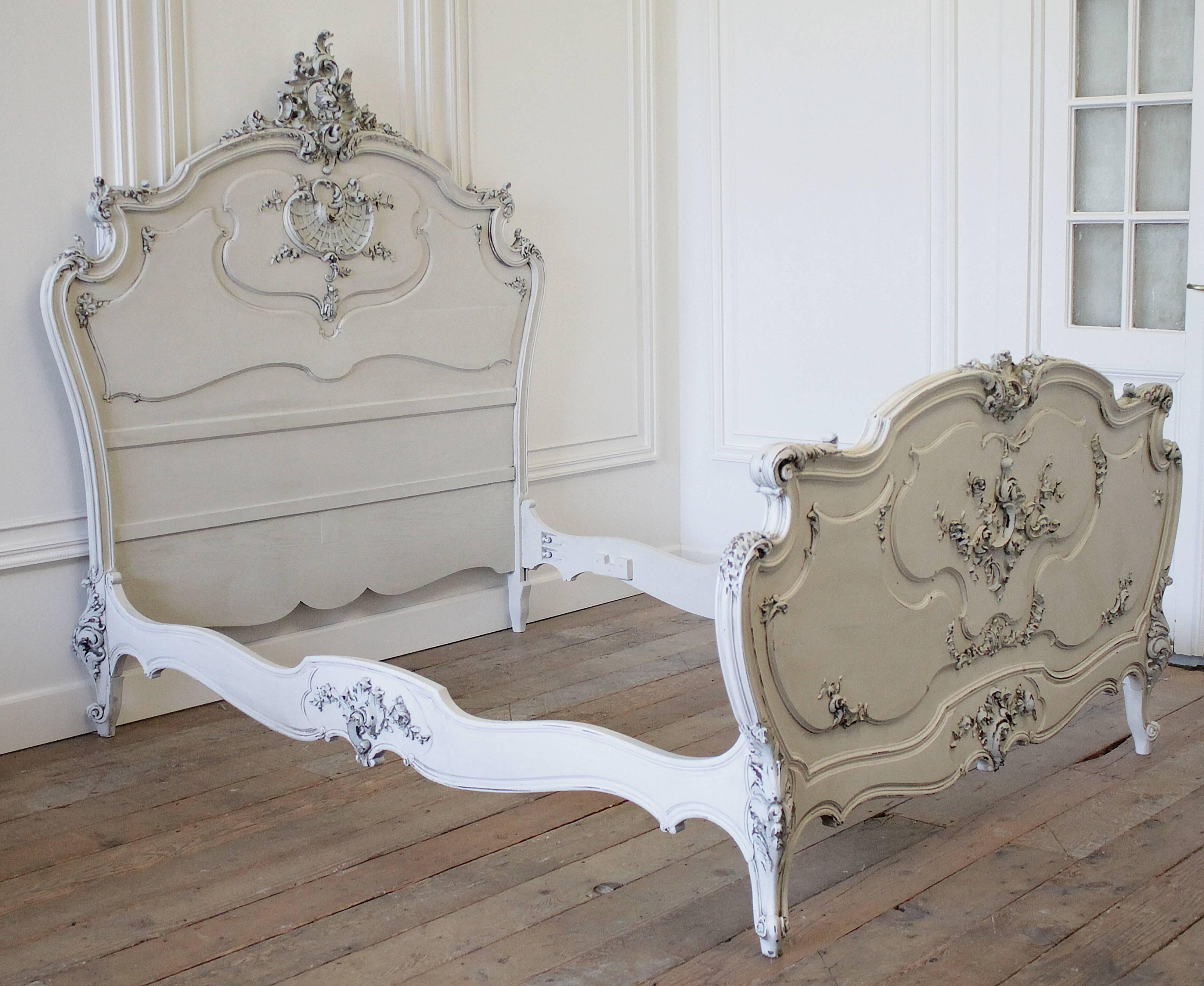 19th Century Rococo Painted Rosewood French Bed in Louis XV Style 1