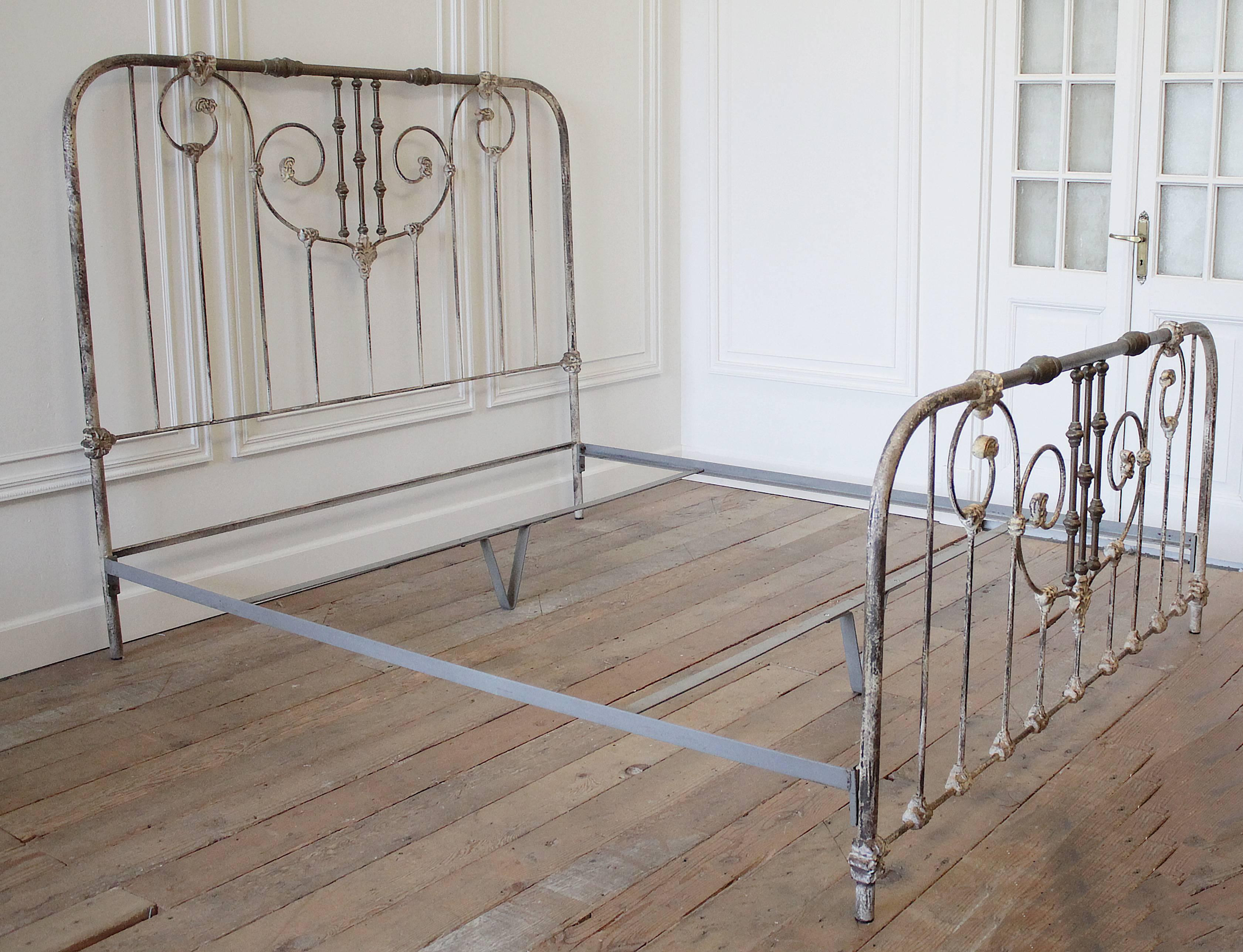 antique reproduction iron beds