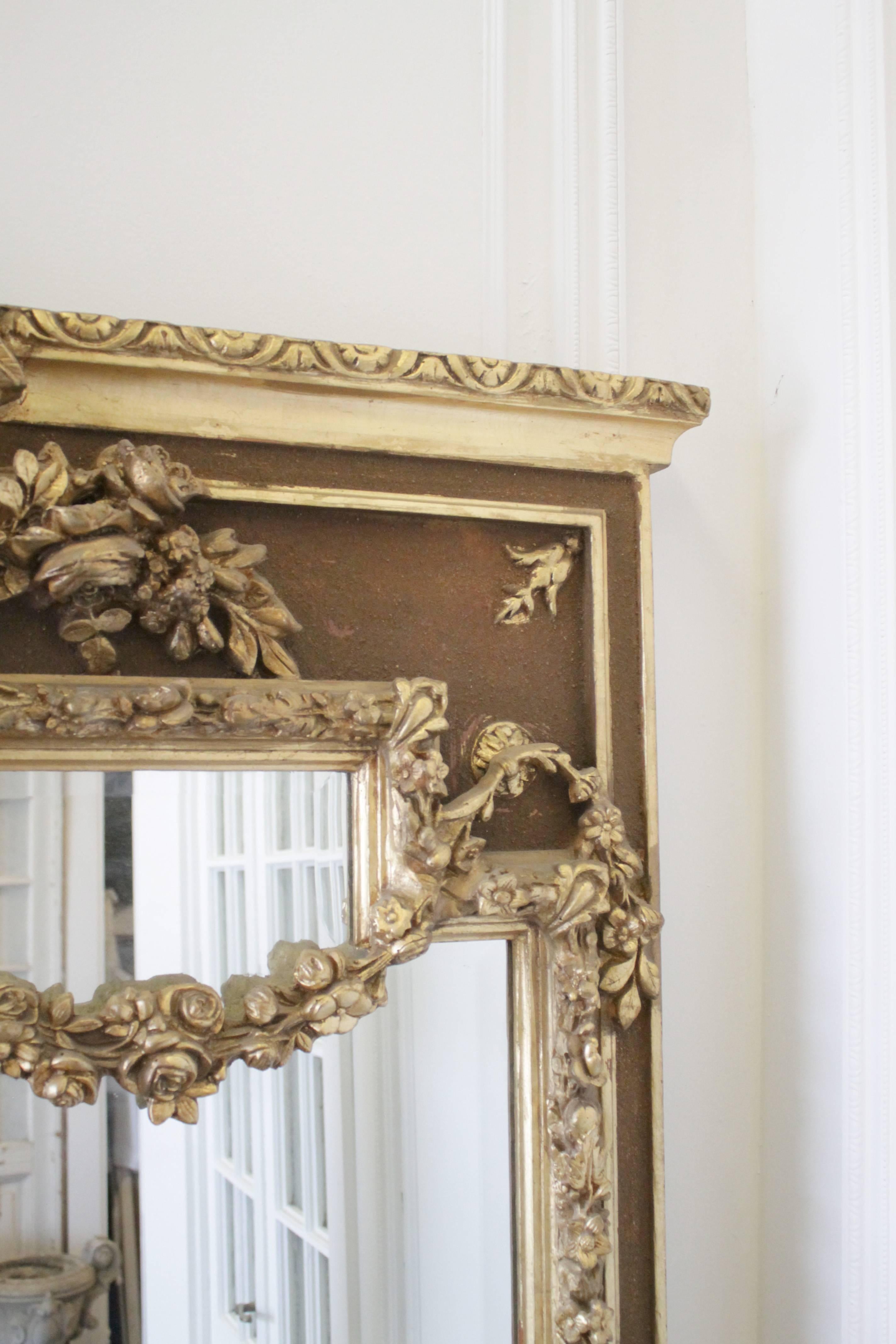 20th Century Carved Roses and Doves Wall Mirror in Gilt Bronze Finish In Good Condition In Brea, CA