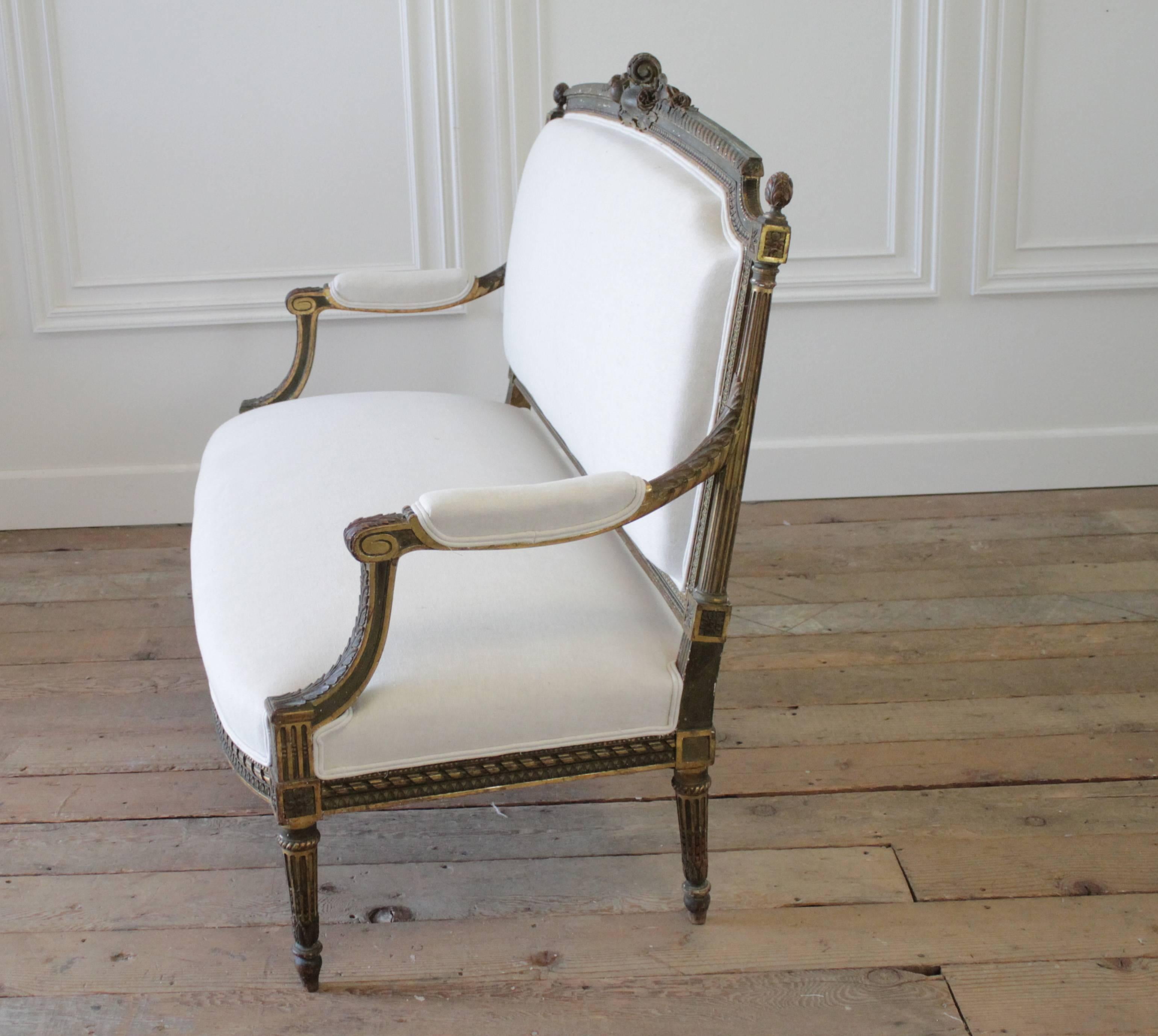 19th Century Louis XVI Giltwood Settee Upholstered in Belgian Linen 3