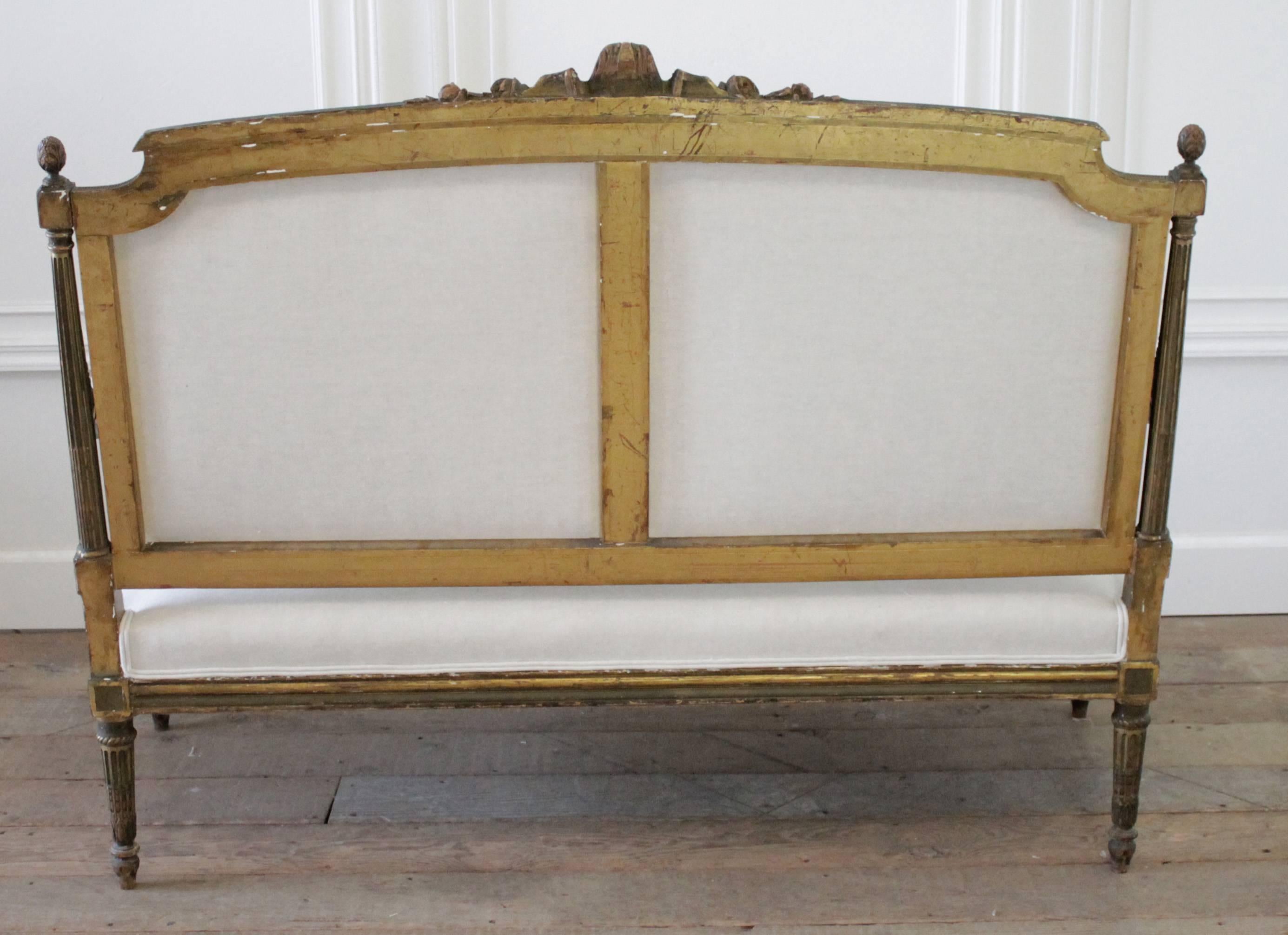 19th Century Louis XVI Giltwood Settee Upholstered in Belgian Linen 4