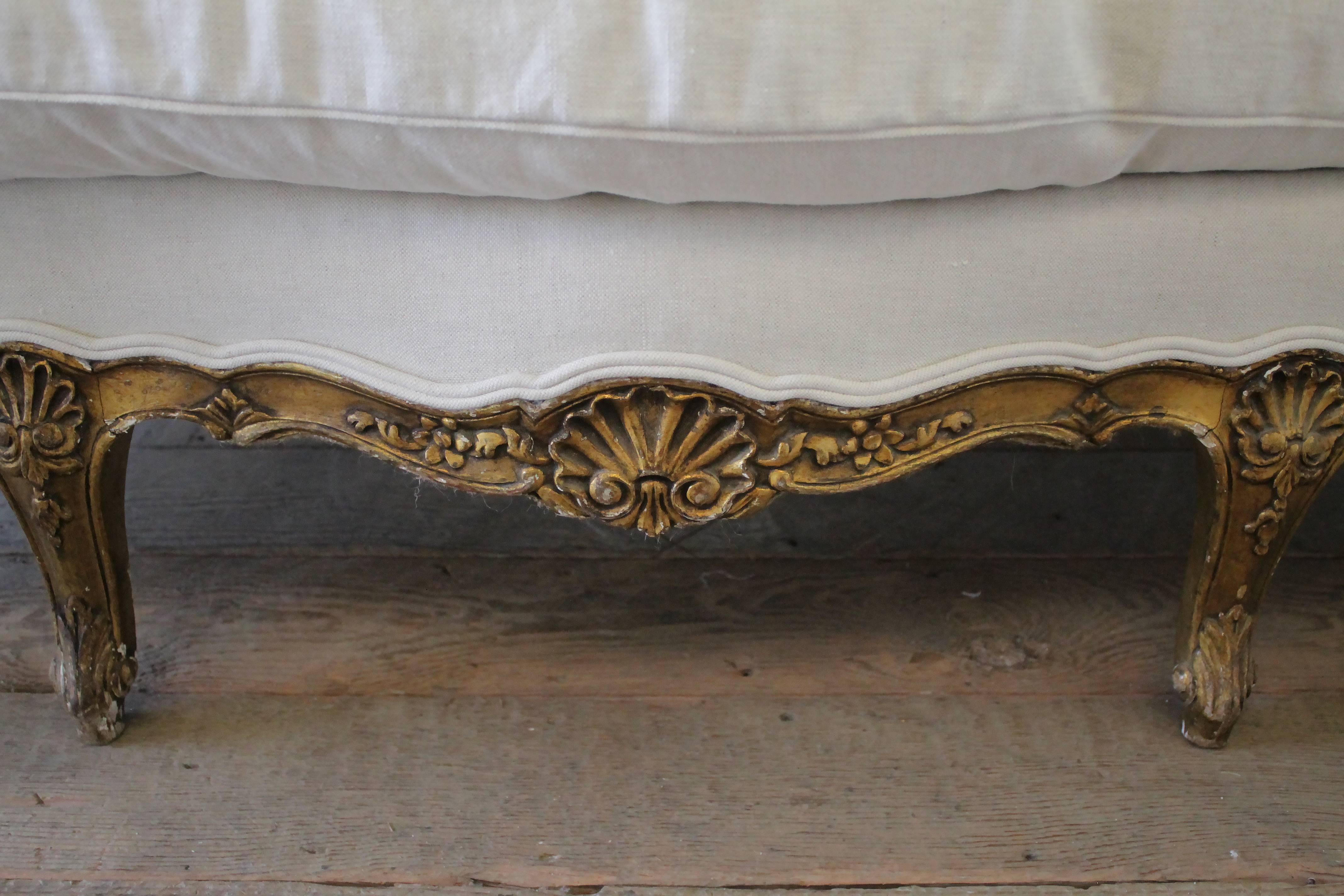 19th Century Louis XV French Giltwood Rococo Sofa in Belgian Linen In Good Condition In Brea, CA