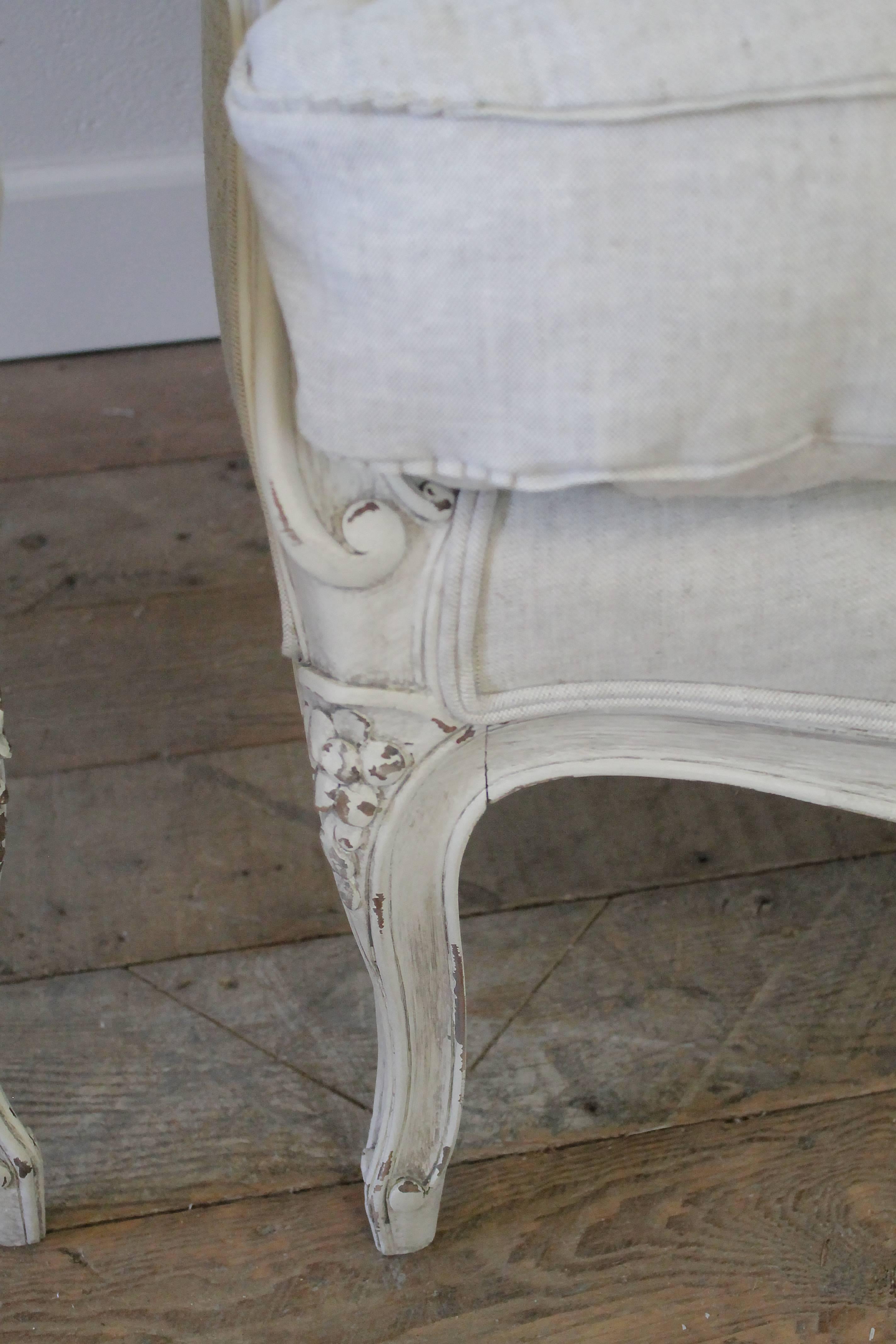 20th Century Antique Painted French Louis XV Style Bergere Chairs in Linen In Excellent Condition In Brea, CA