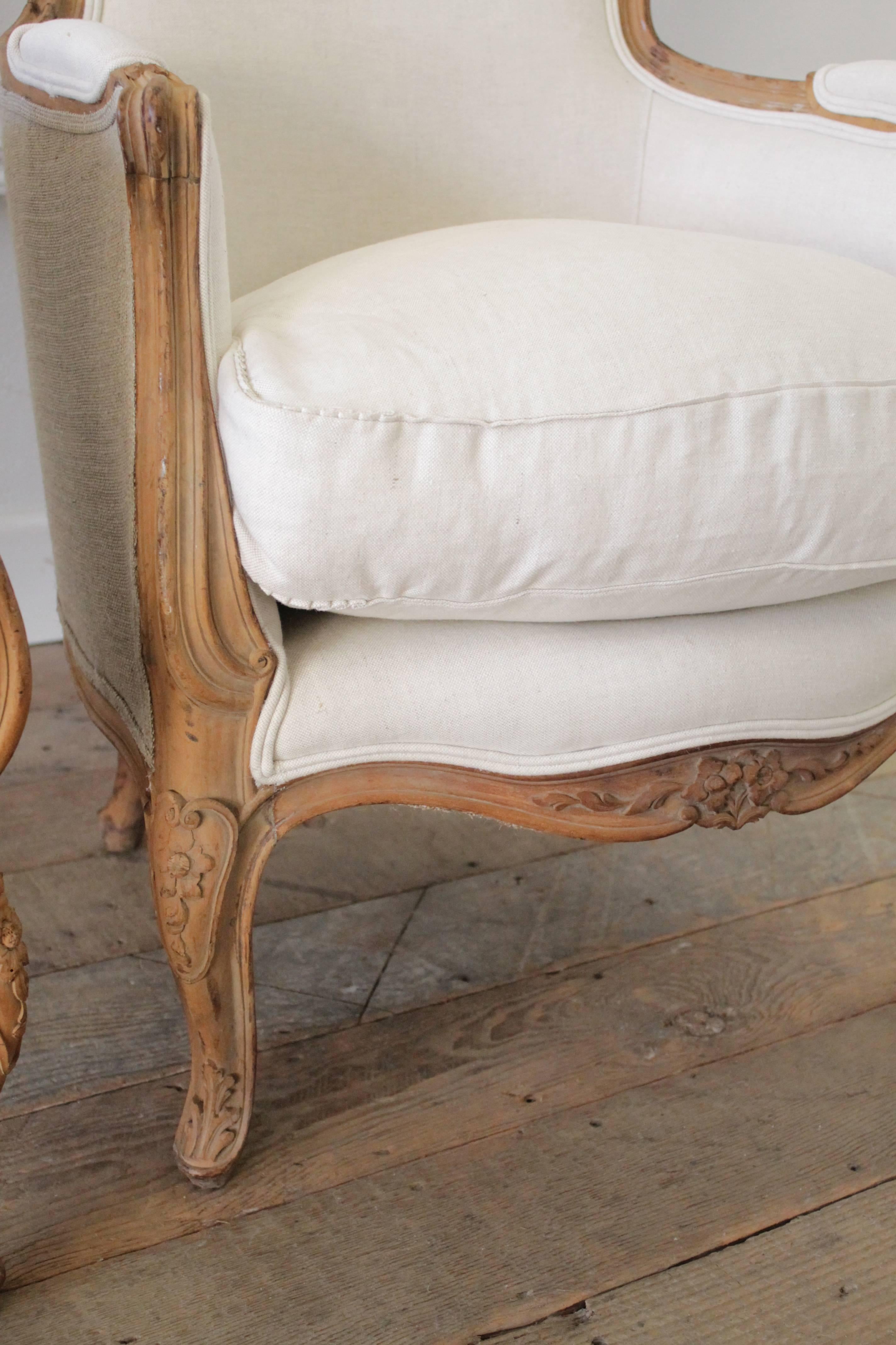 20th Century Carved Walnut Bergere Chairs in Belgian Linen In Good Condition In Brea, CA