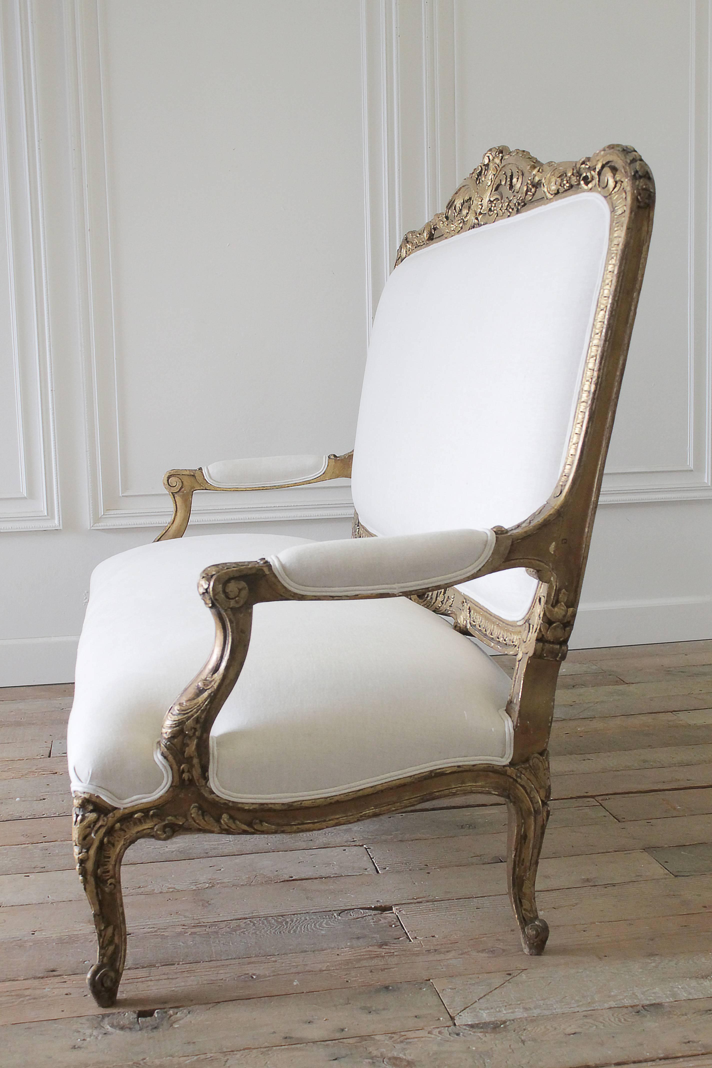 19th Century Carved Giltwood Louis XV Style Settee 5