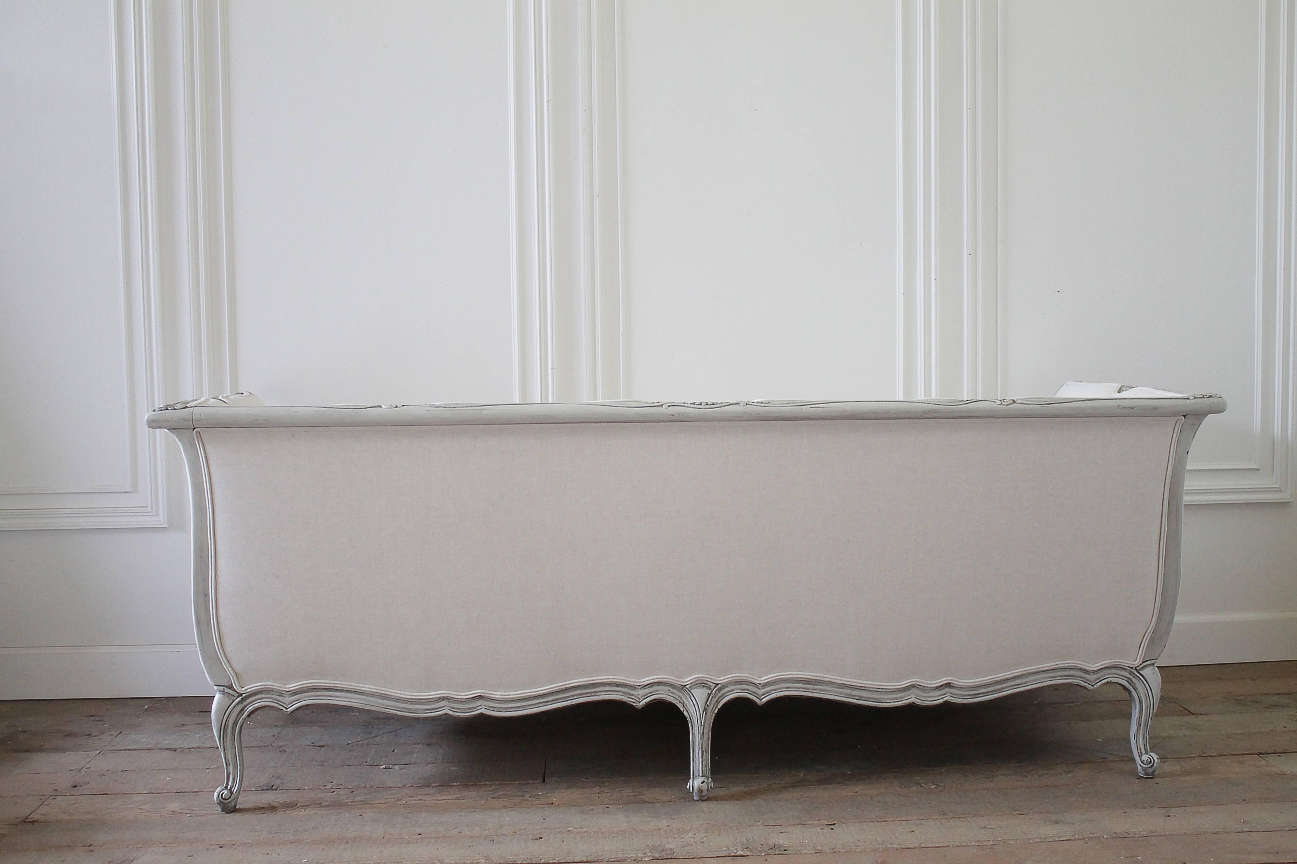 20th Century French Louis XV Daybed Style Sofa Upholstered in Belgian Linen 2