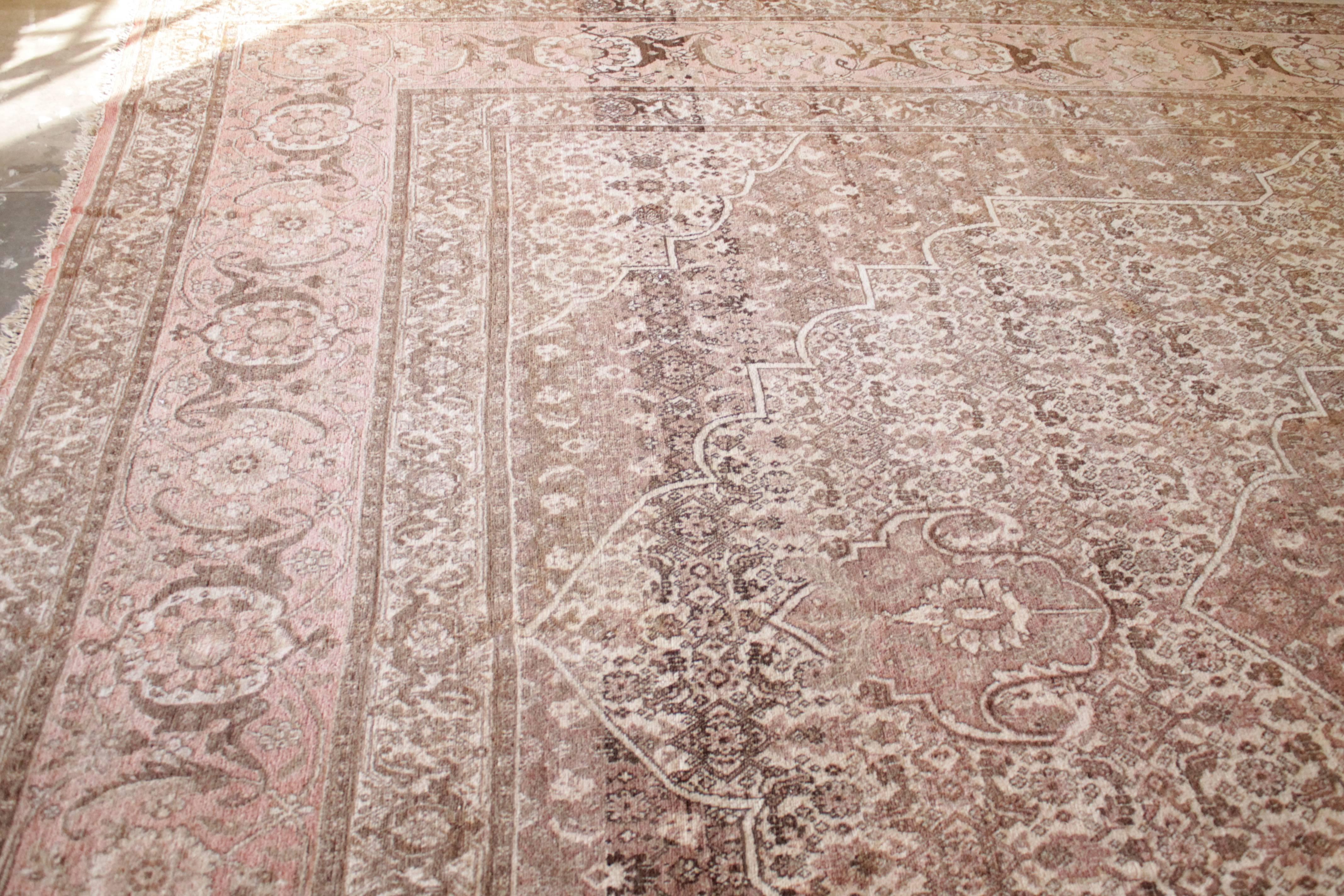 Vintage Persian Style Wool Rug Soft Pinks and Browns For Sale 2