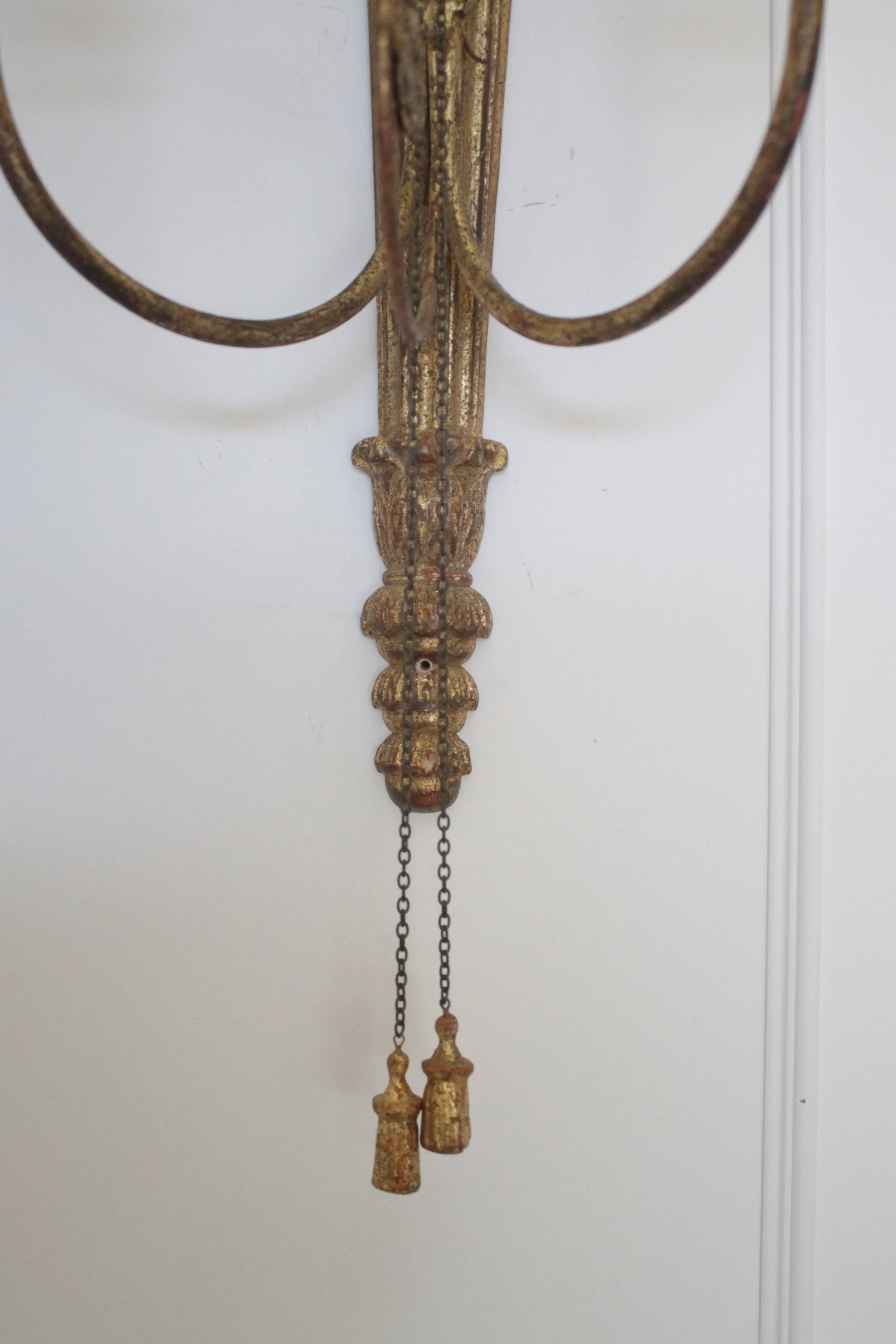 Pair of Italian Gilt Wood Carved Sconces with Tassels In Good Condition In Brea, CA