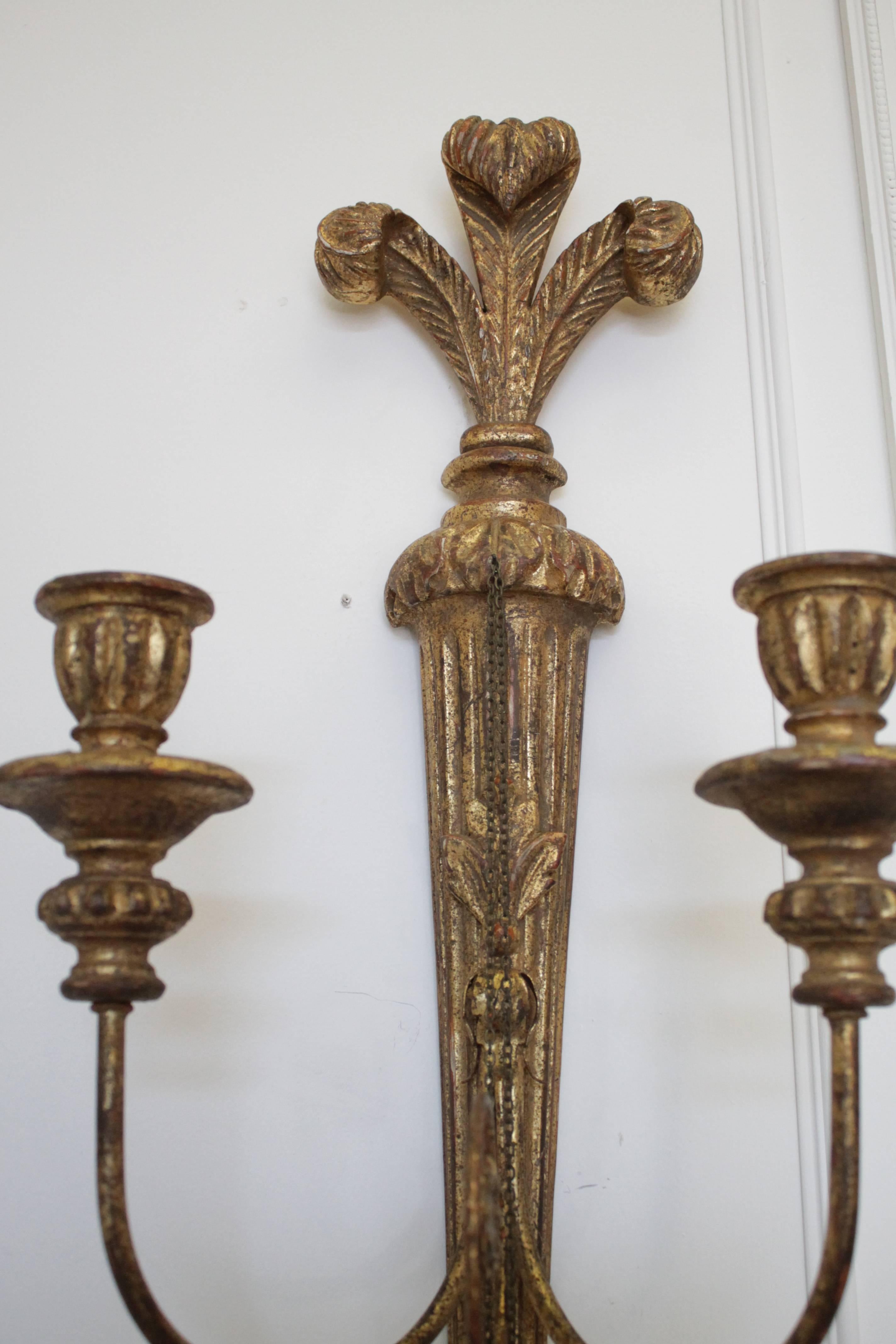 Mid-20th Century Pair of Italian Gilt Wood Carved Sconces with Tassels