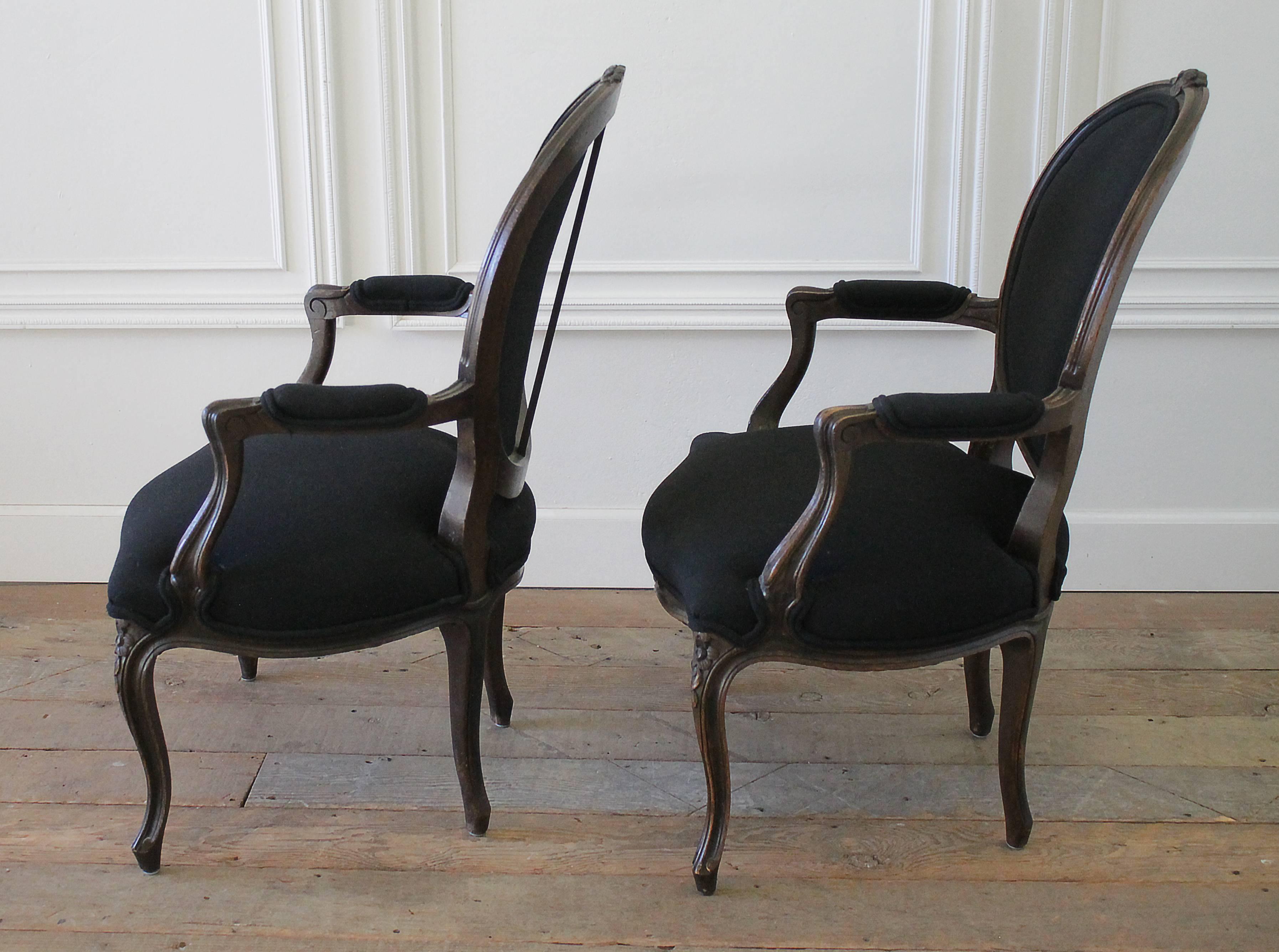 Pair of Walnut Fauteuils Louis XV Style Upholstered in Black Linen In Good Condition In Brea, CA