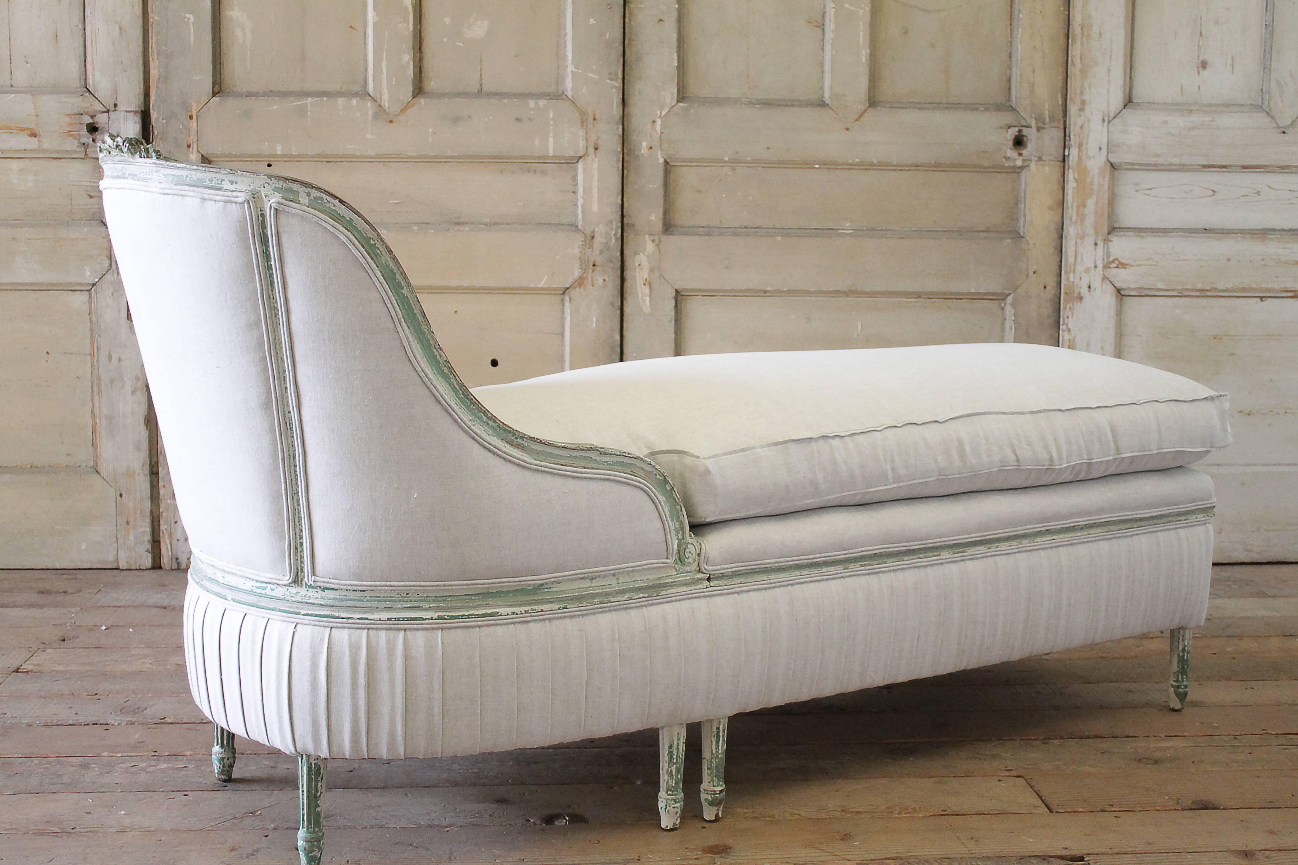 Linen 19th Century French Louis XVI Style Chaise Lounge