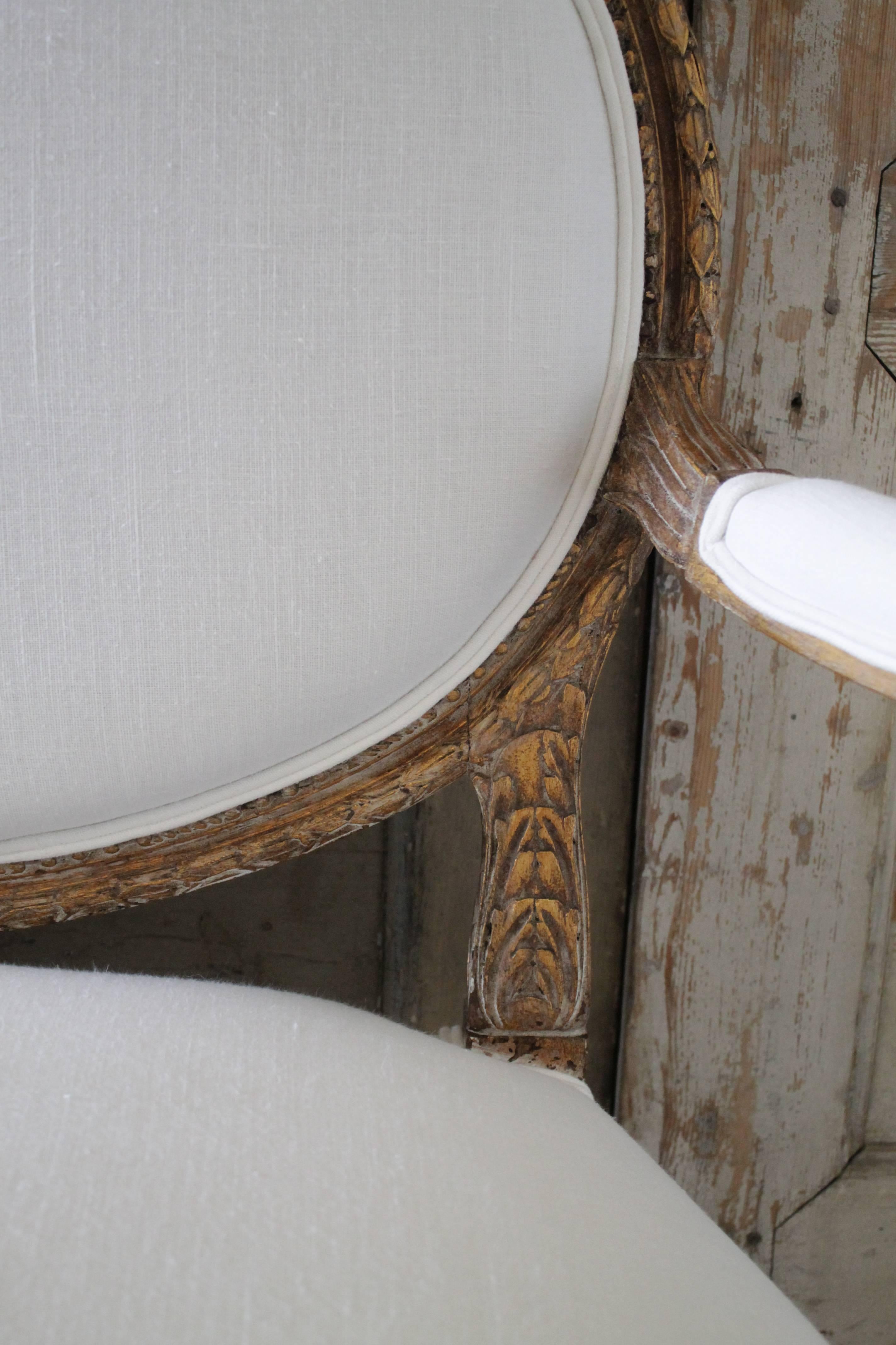 20th Century Louis XVI Style Giltwood Settee Upholstered in White Irish Linen