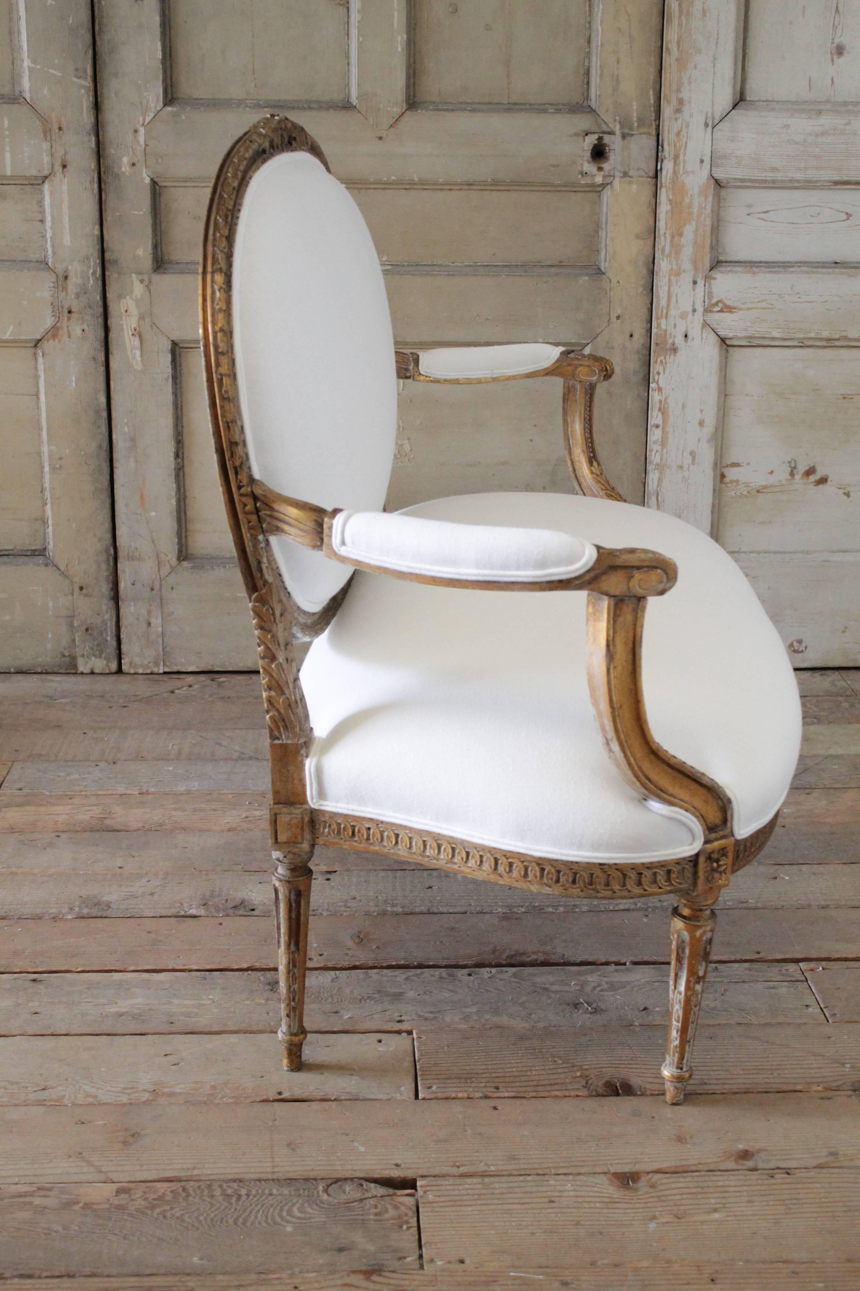 Louis XVI Style Giltwood Settee Upholstered in White Irish Linen 3