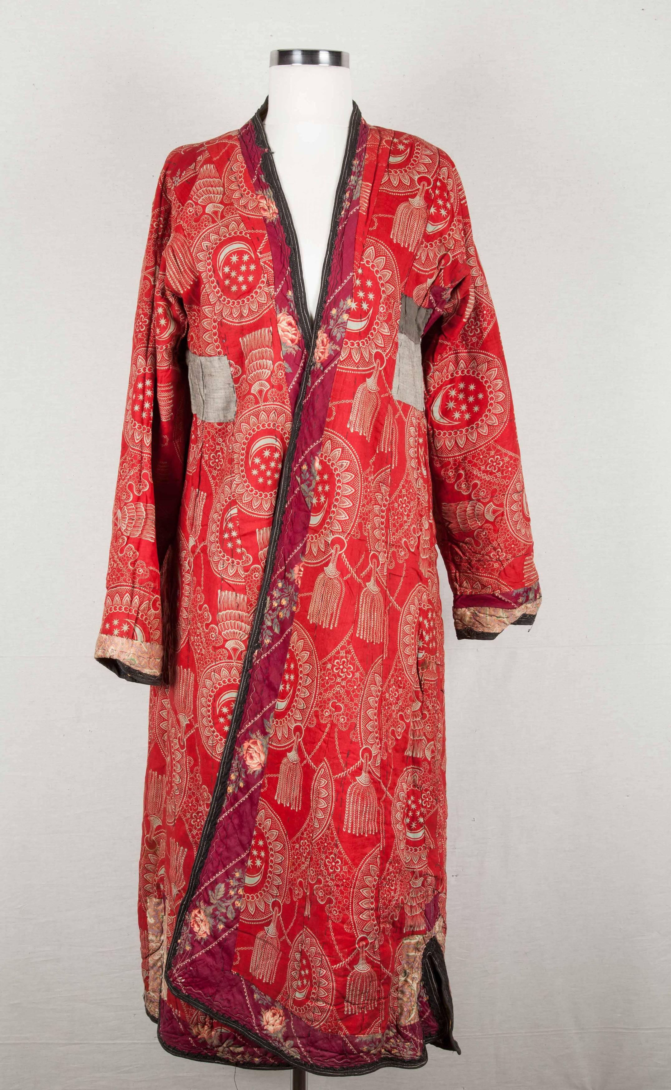 19th Century, Uzbek Silk and Cotton 'Silk Warp, Cotton Weft' Ikat Coat, Chapan For Sale 2