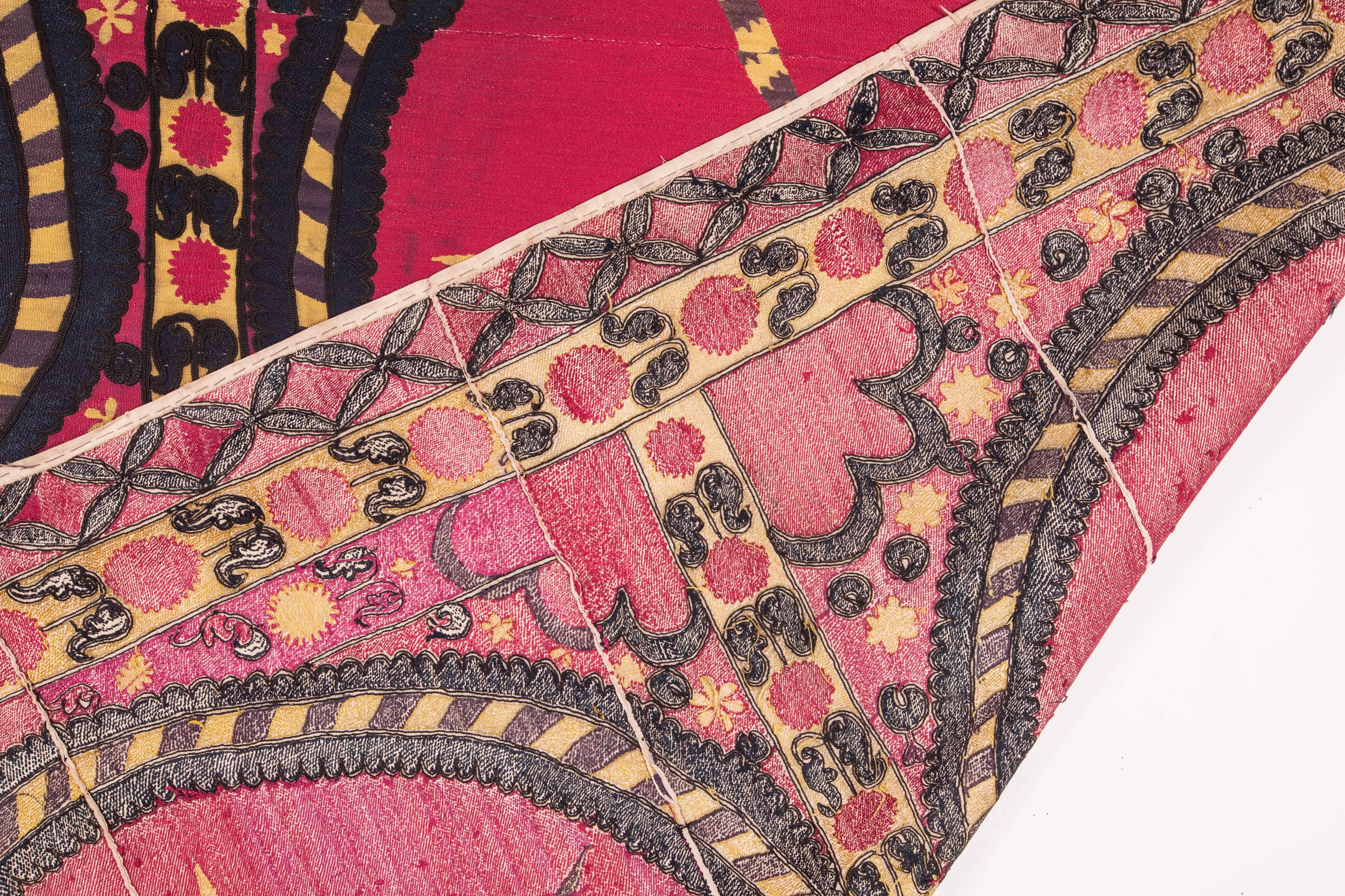 Late 19th Century Tashkent, Uzbekistan Overall Embroidered Silk Suzani 4