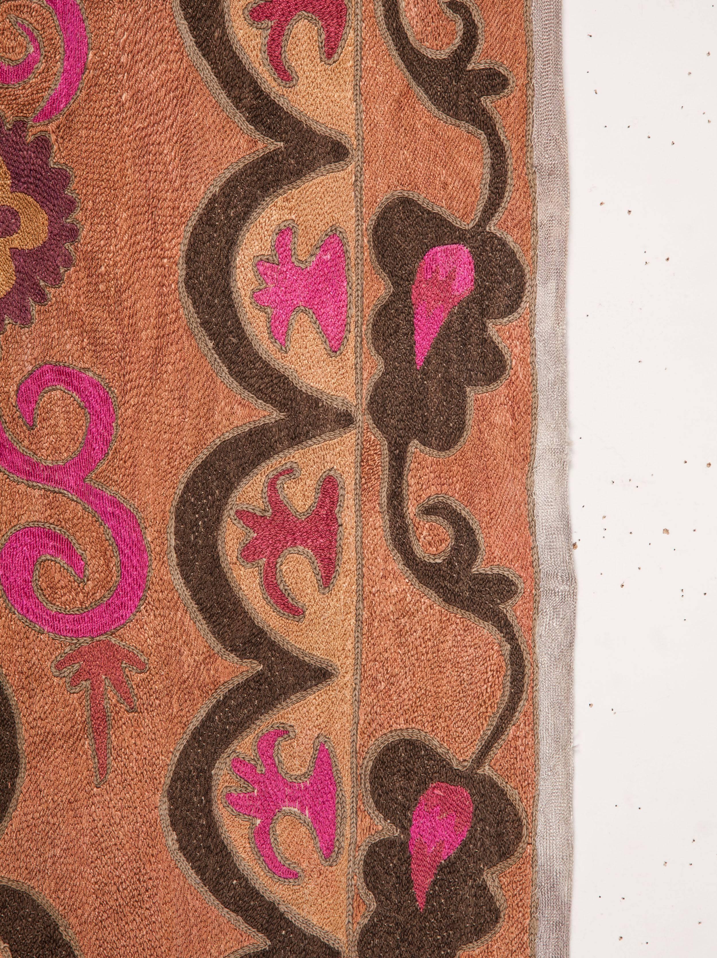 Mid-20th Century Uzbek Pishkent All-Over Embroidered Small Format Silk Suzani 4