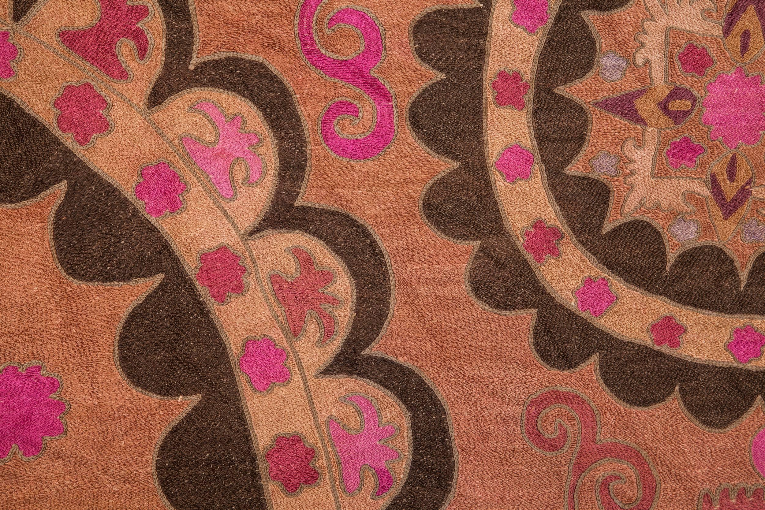 Mid-20th Century Uzbek Pishkent All-Over Embroidered Small Format Silk Suzani 5