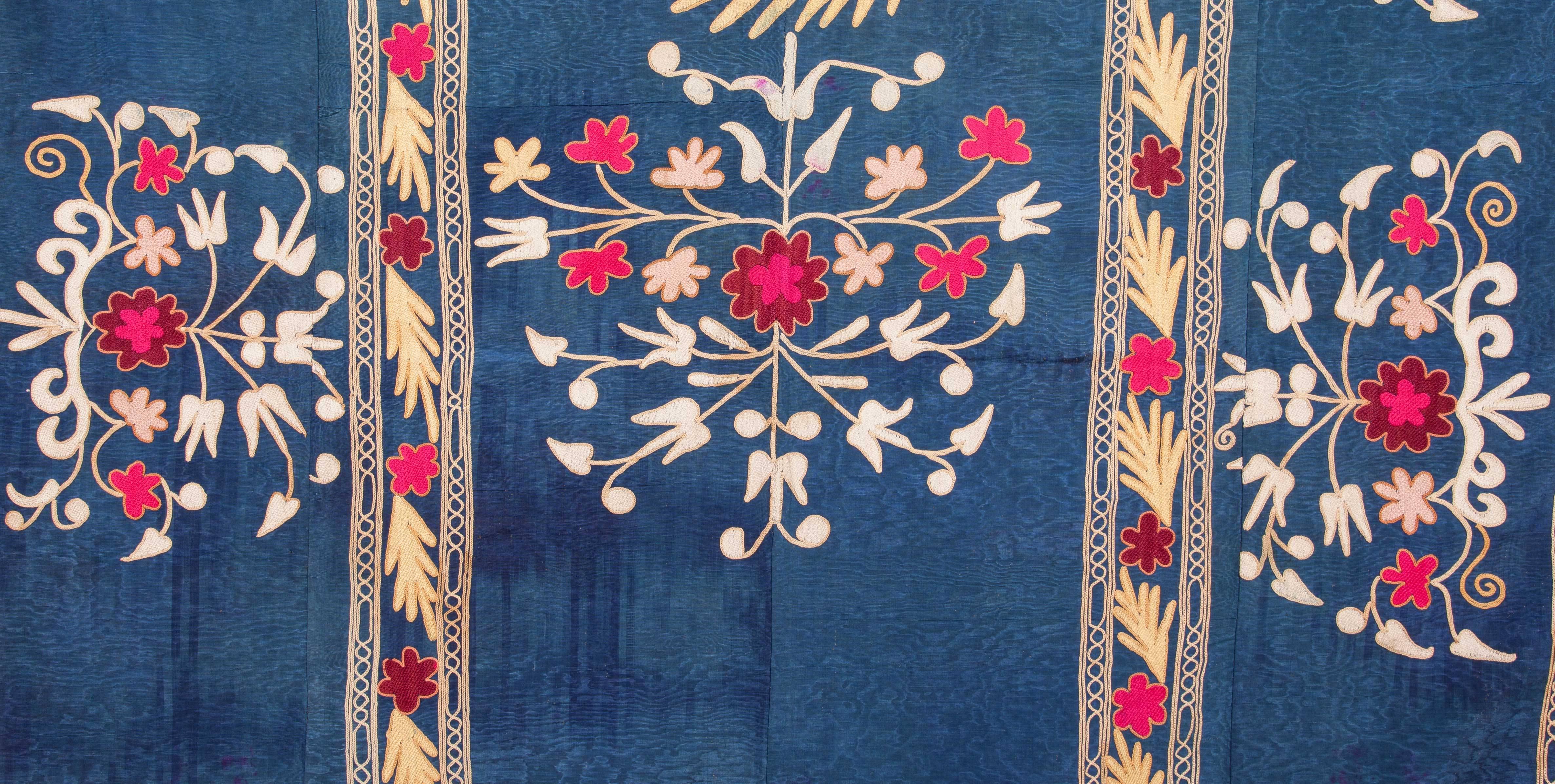 Mid-20th Century Silk Suzani from Samarkand, Uzbekistan 1