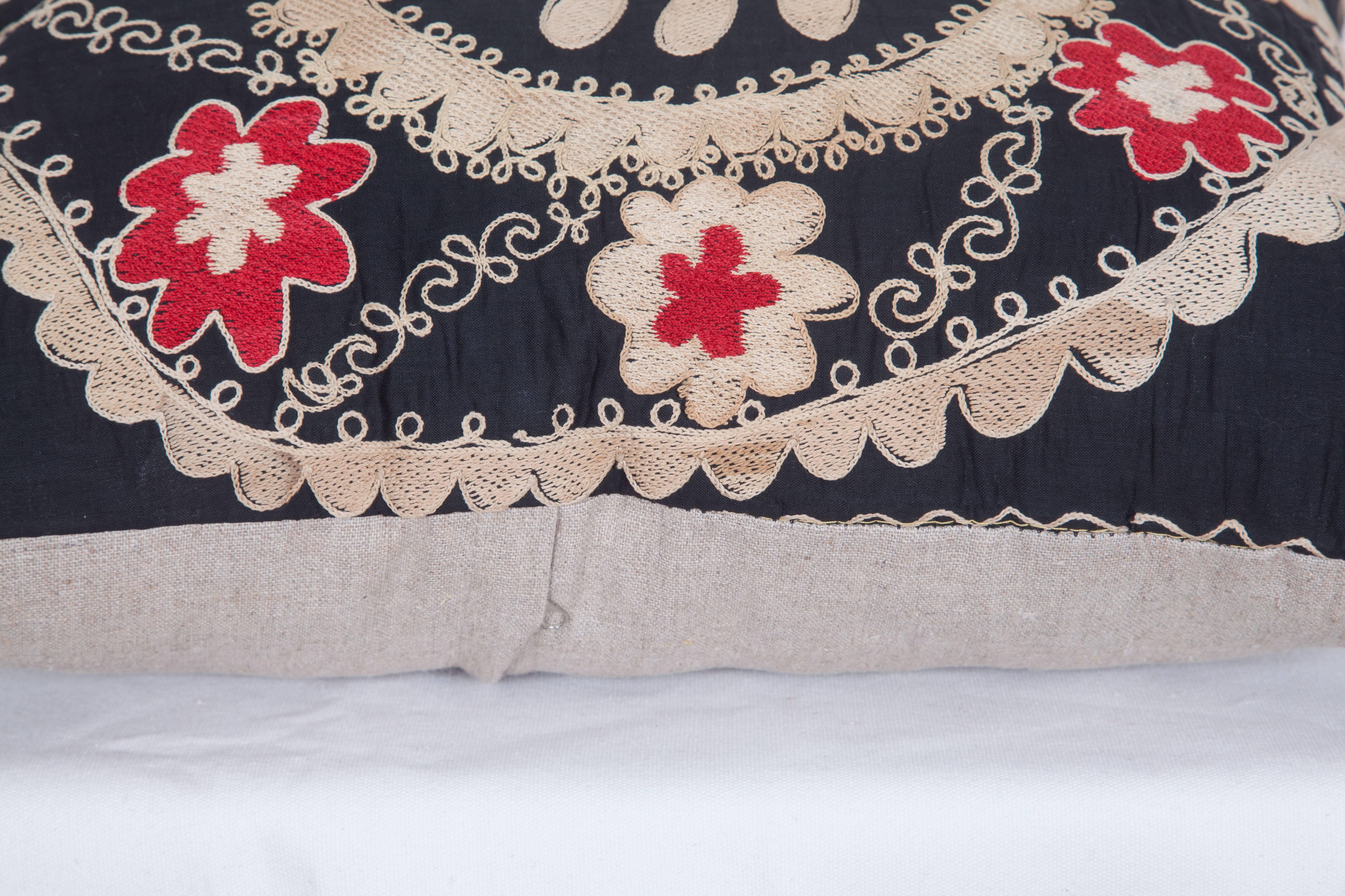 Vintage Pillow Made Out of an Mid-20th Century Uzbek Samarkand Suzani In Good Condition In Istanbul, TR
