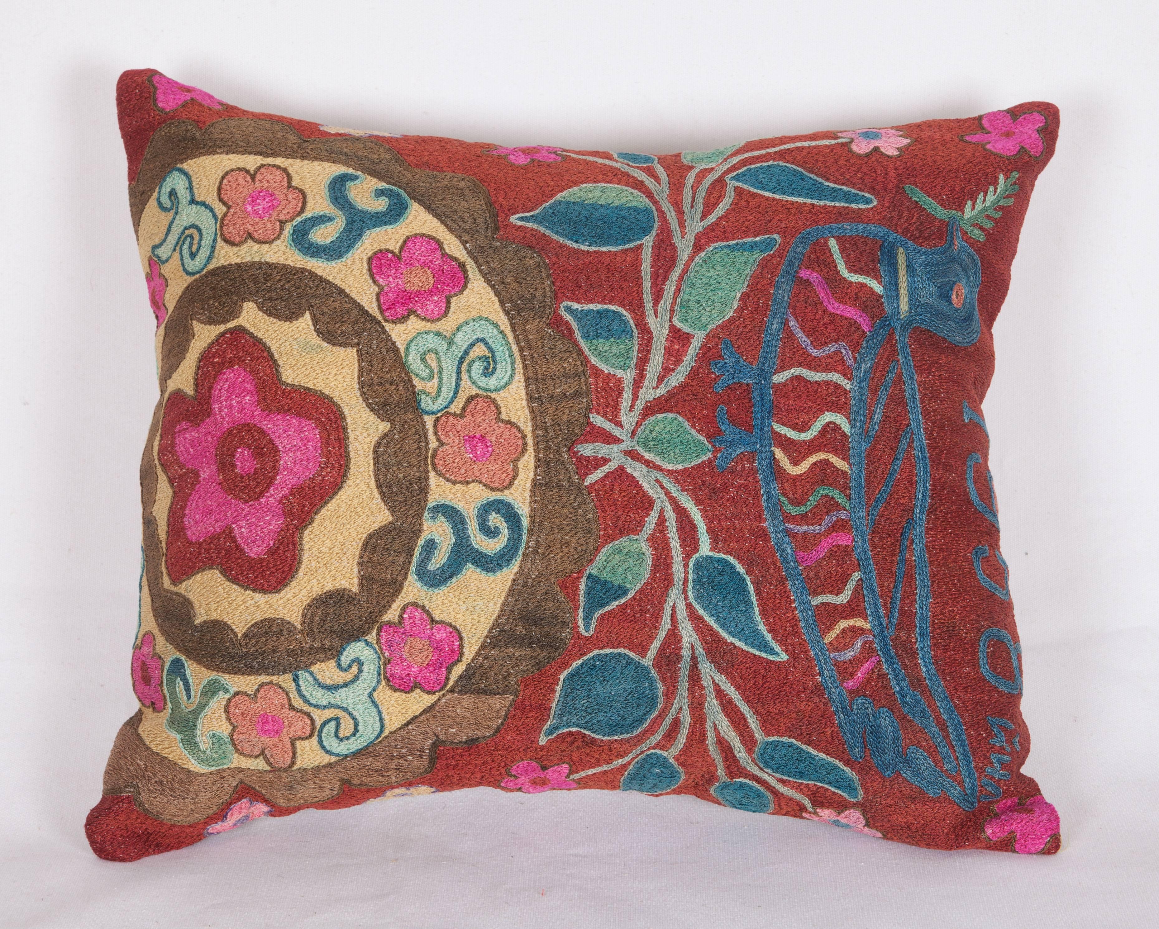 Vintage Pillow Made Out of a 1970s Pishkent Suzani In Good Condition In Istanbul, TR
