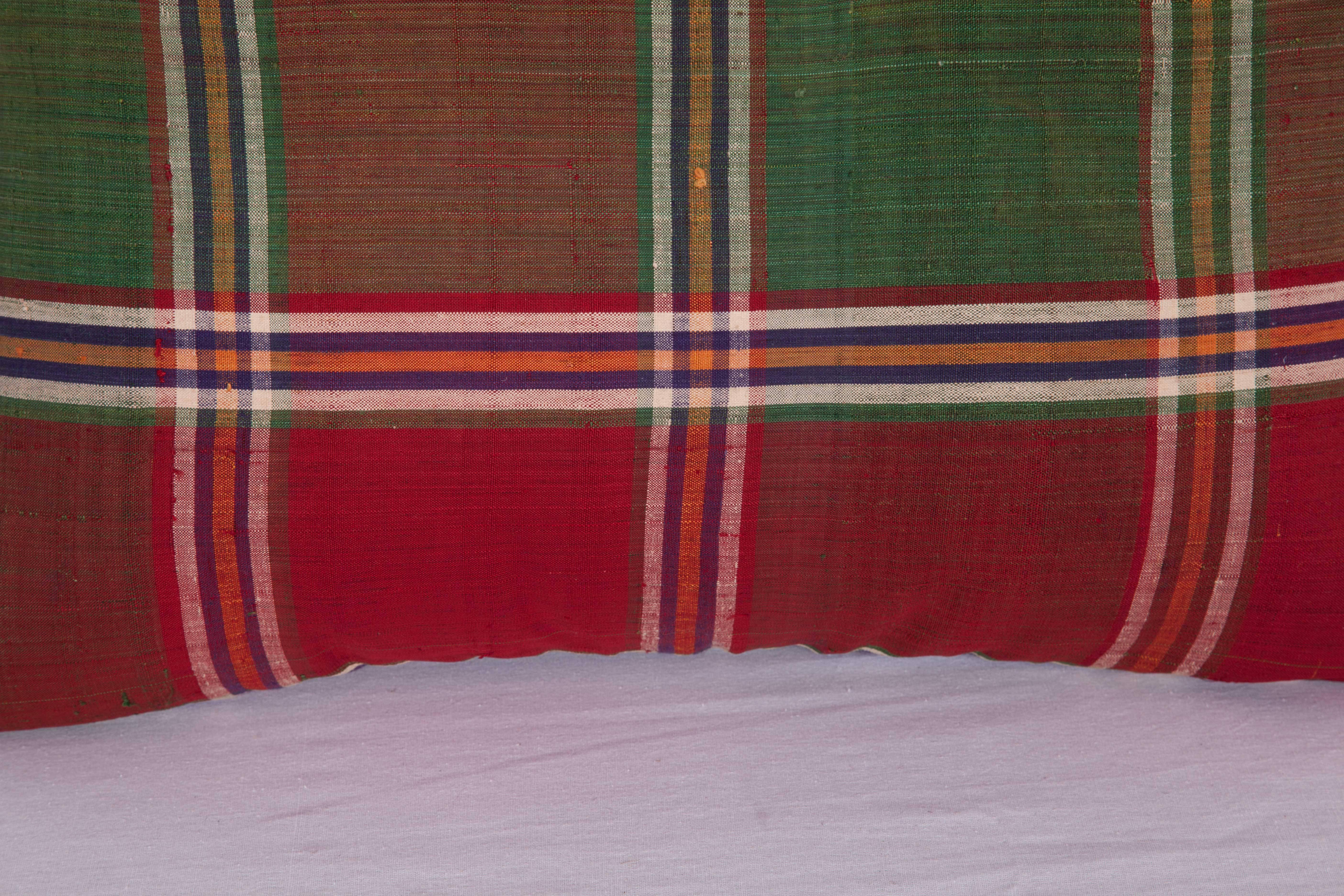 Pillow Made Out of a Mid-20th Century Turkmen Silk Shawl In Good Condition For Sale In Istanbul, TR