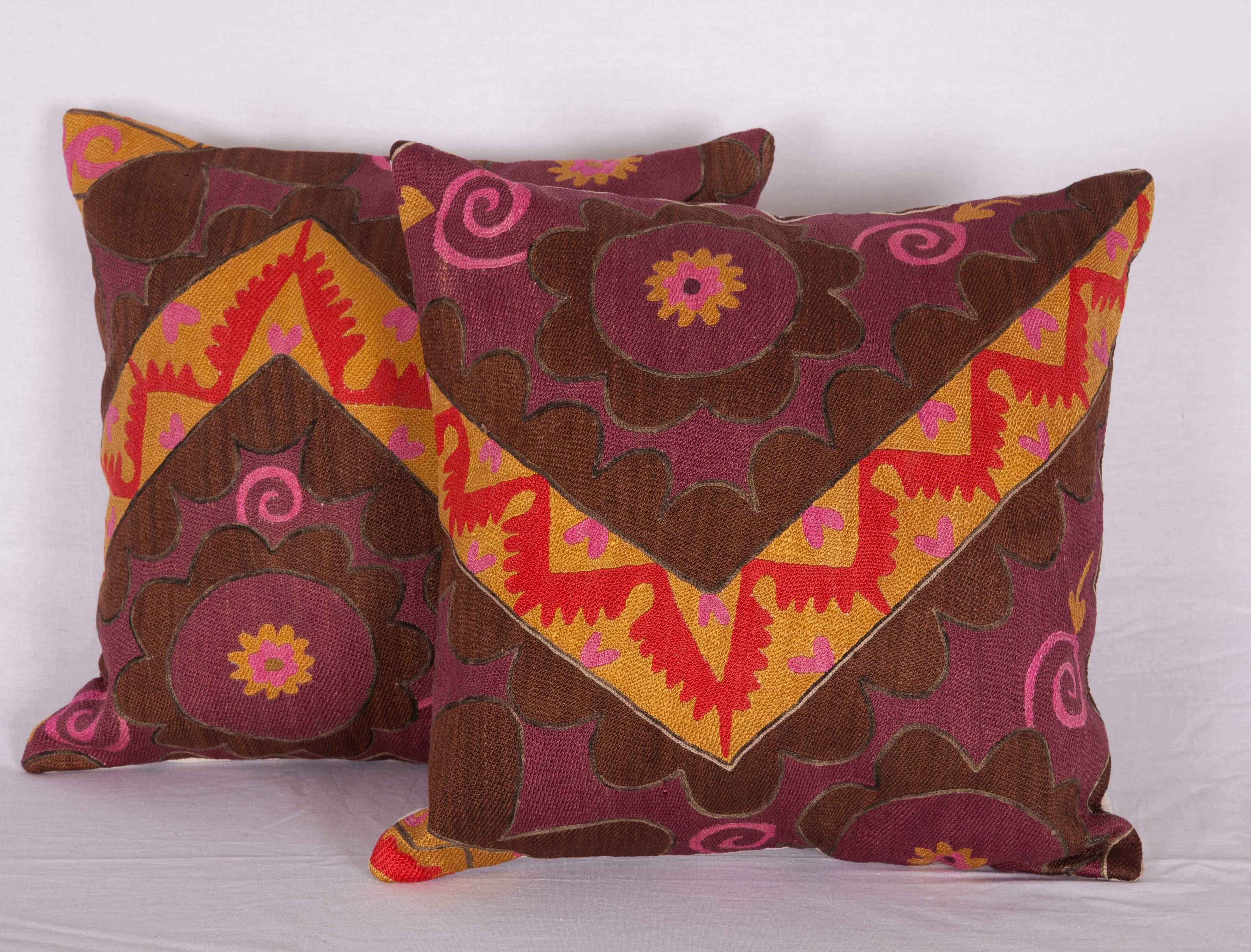 Early 20th Century Uzbek Pishkent Suzani Pillow Cases In Good Condition In Istanbul, TR